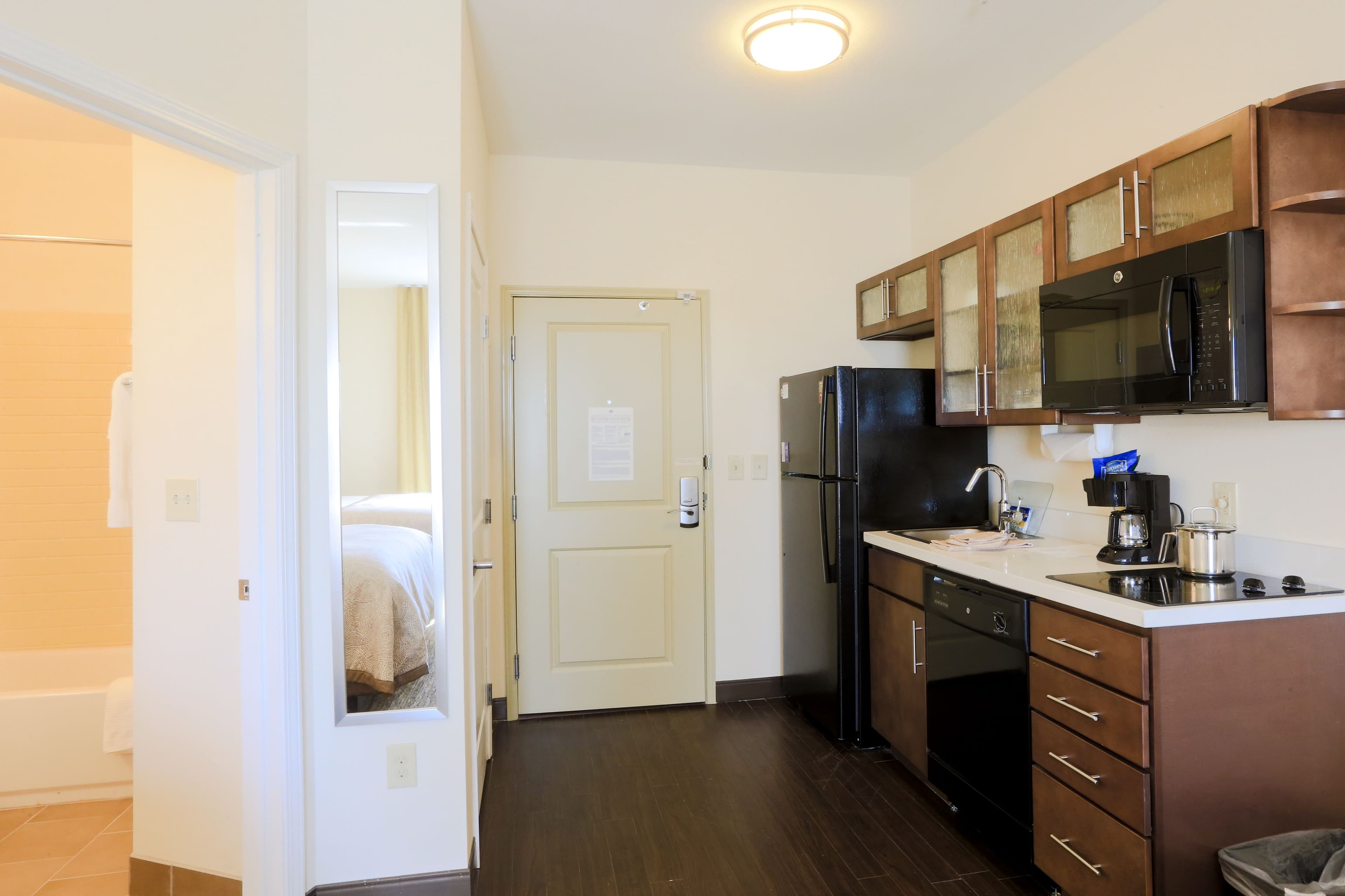 Candlewood Suites Auburn - Image 4