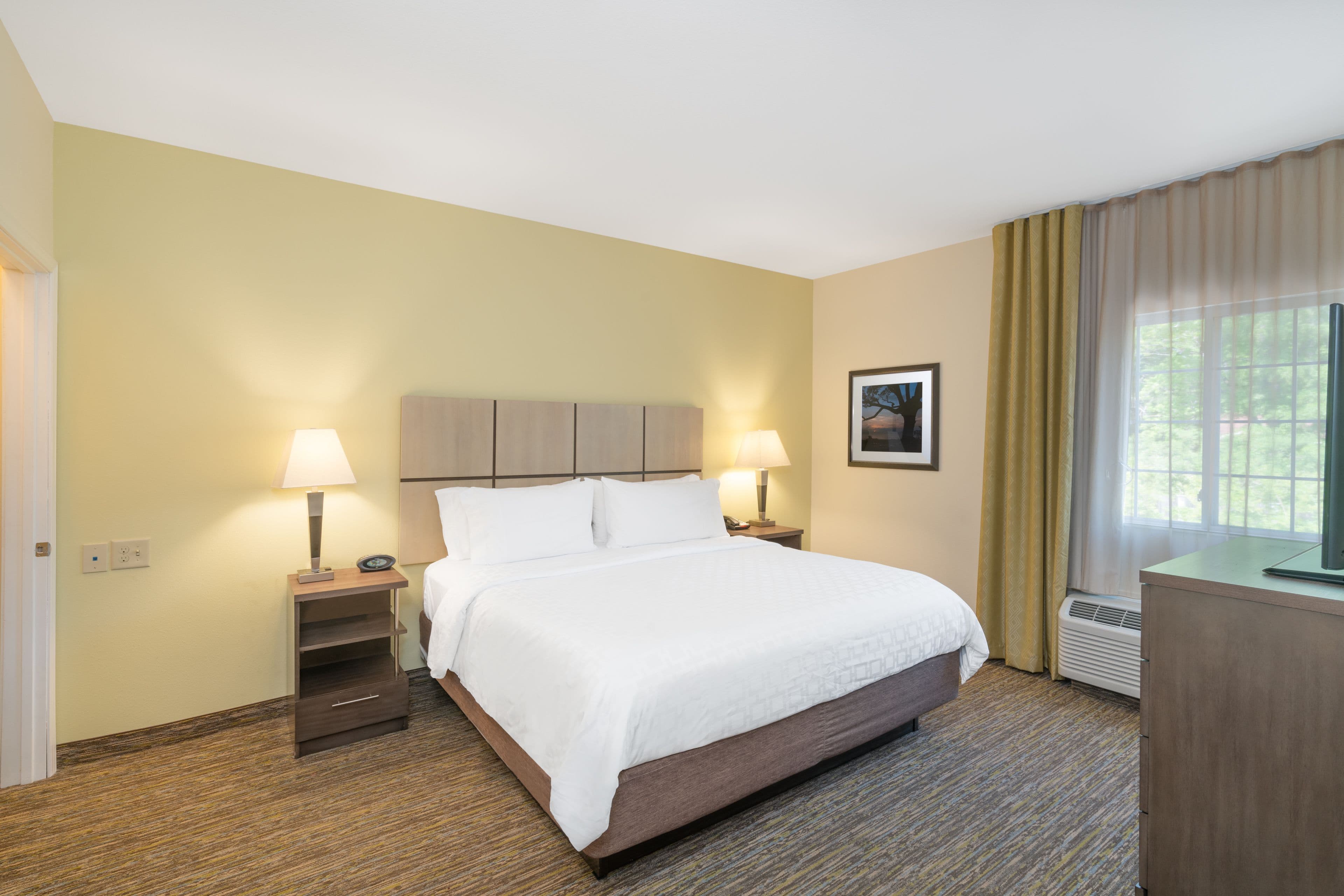 Candlewood Suites Auburn - Image 5