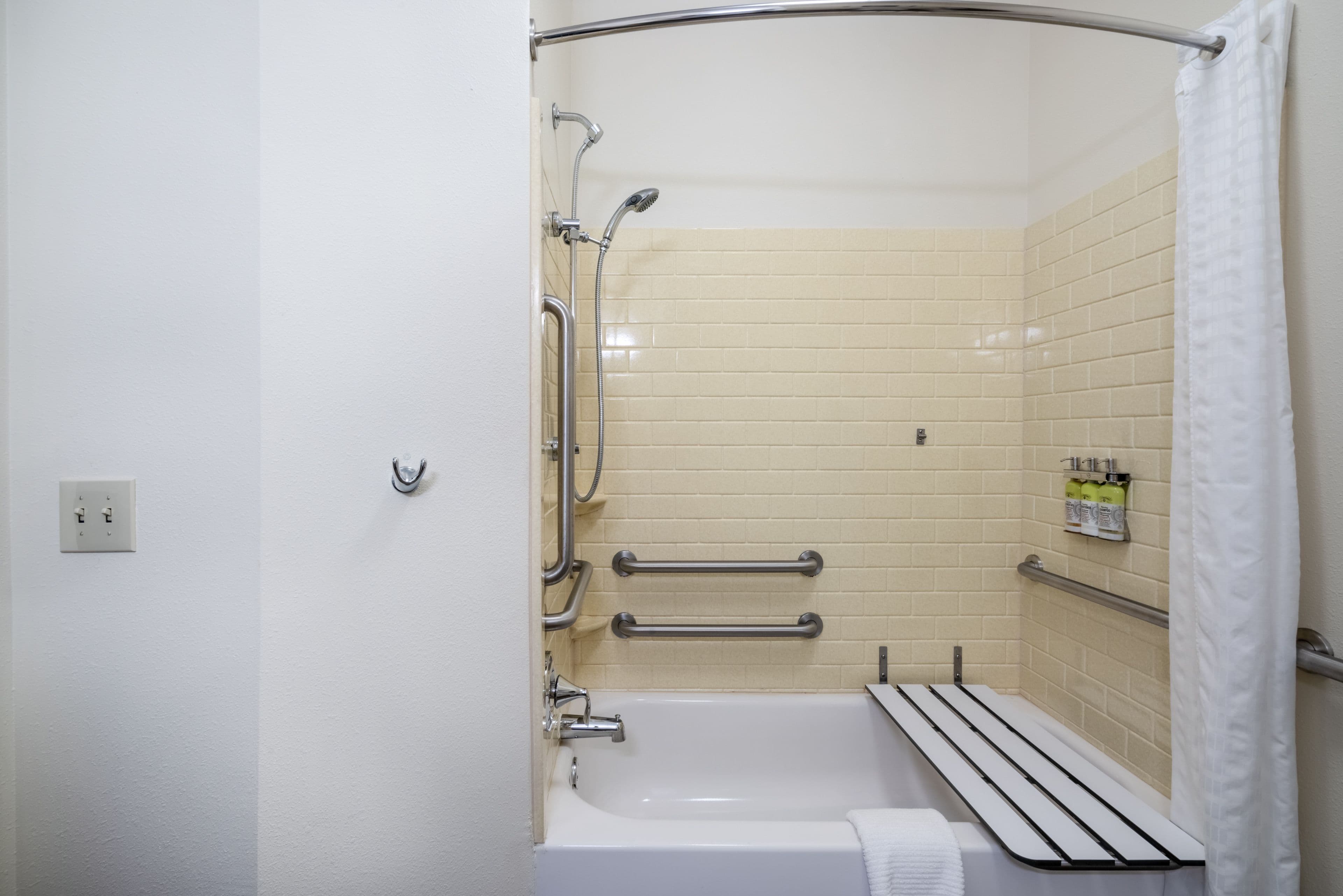 Candlewood Suites Auburn — 6