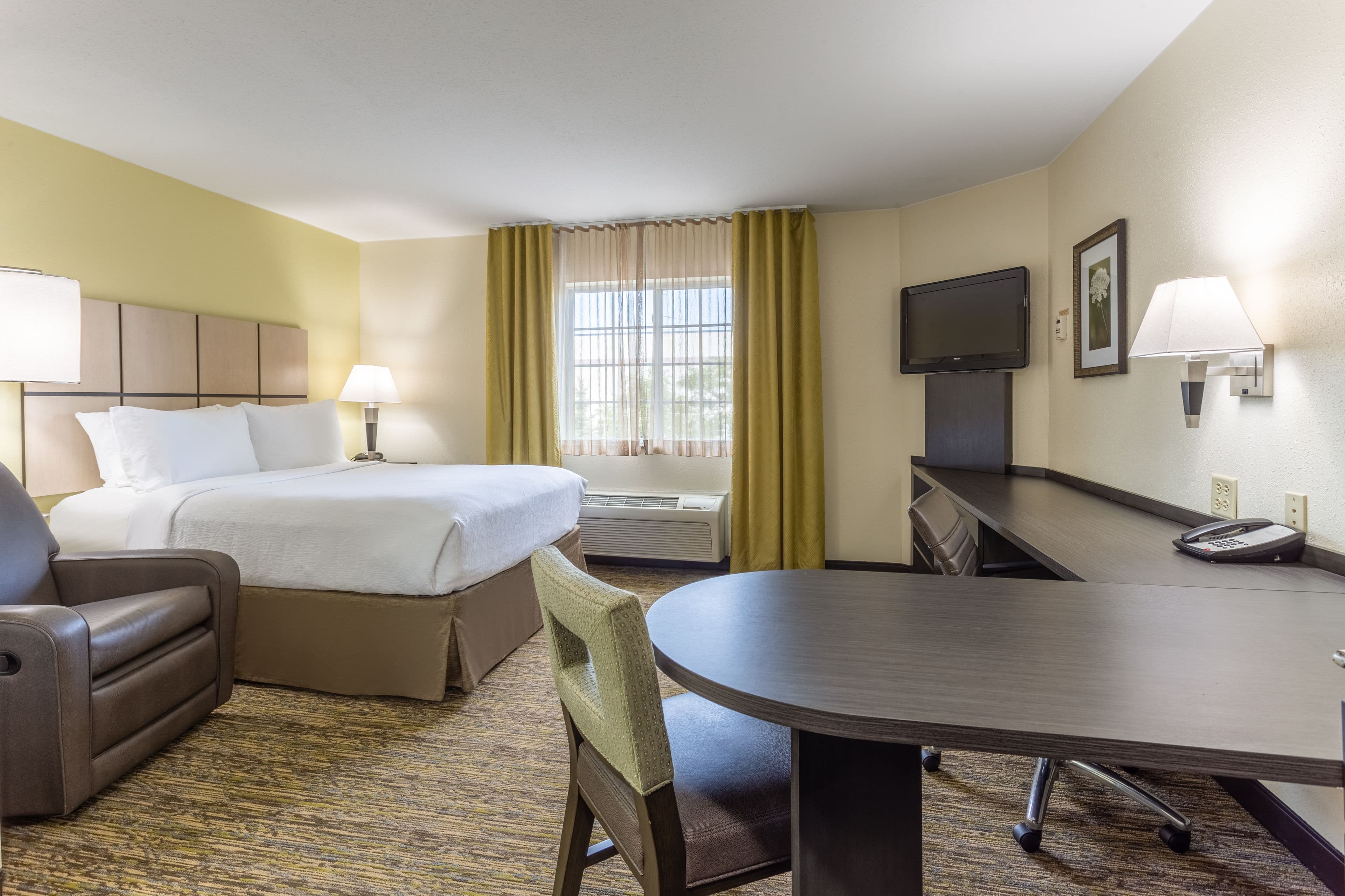 Candlewood Suites Aurora-Naperville — 14