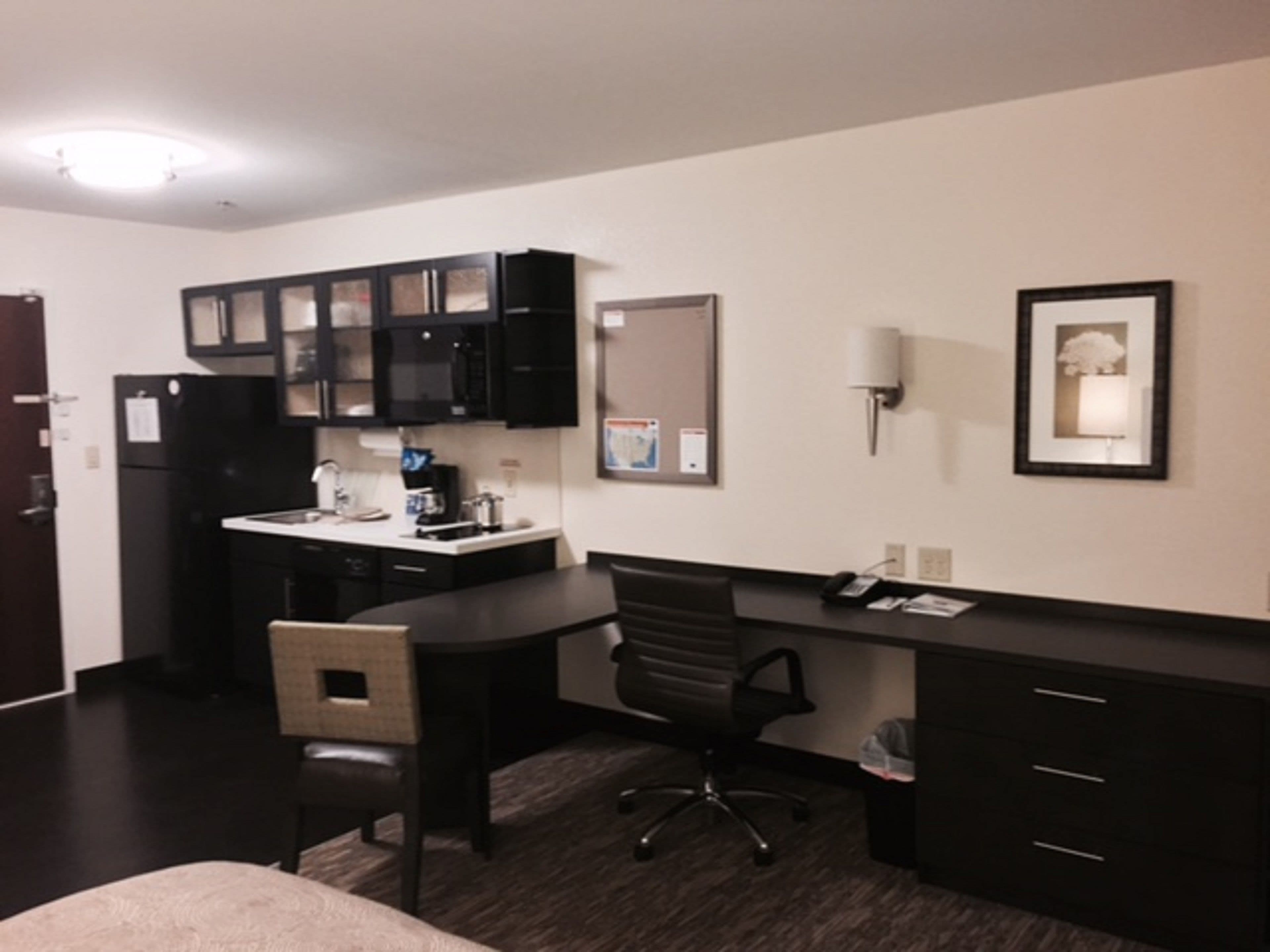 Candlewood Suites Youngstown West - Austintown - Image 4
