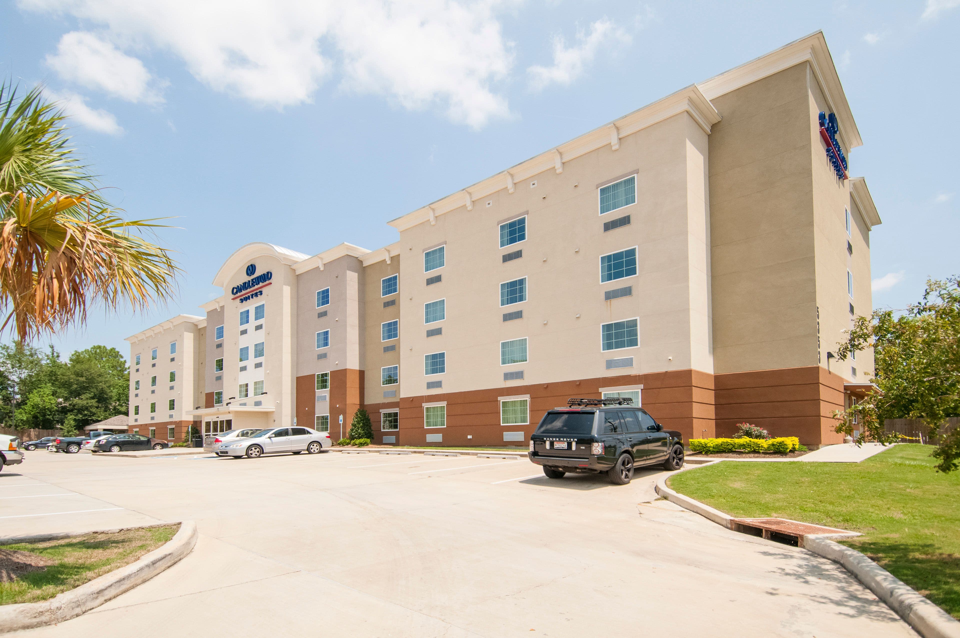 Candlewood Suites Baton Rouge - College Drive - Image 1
