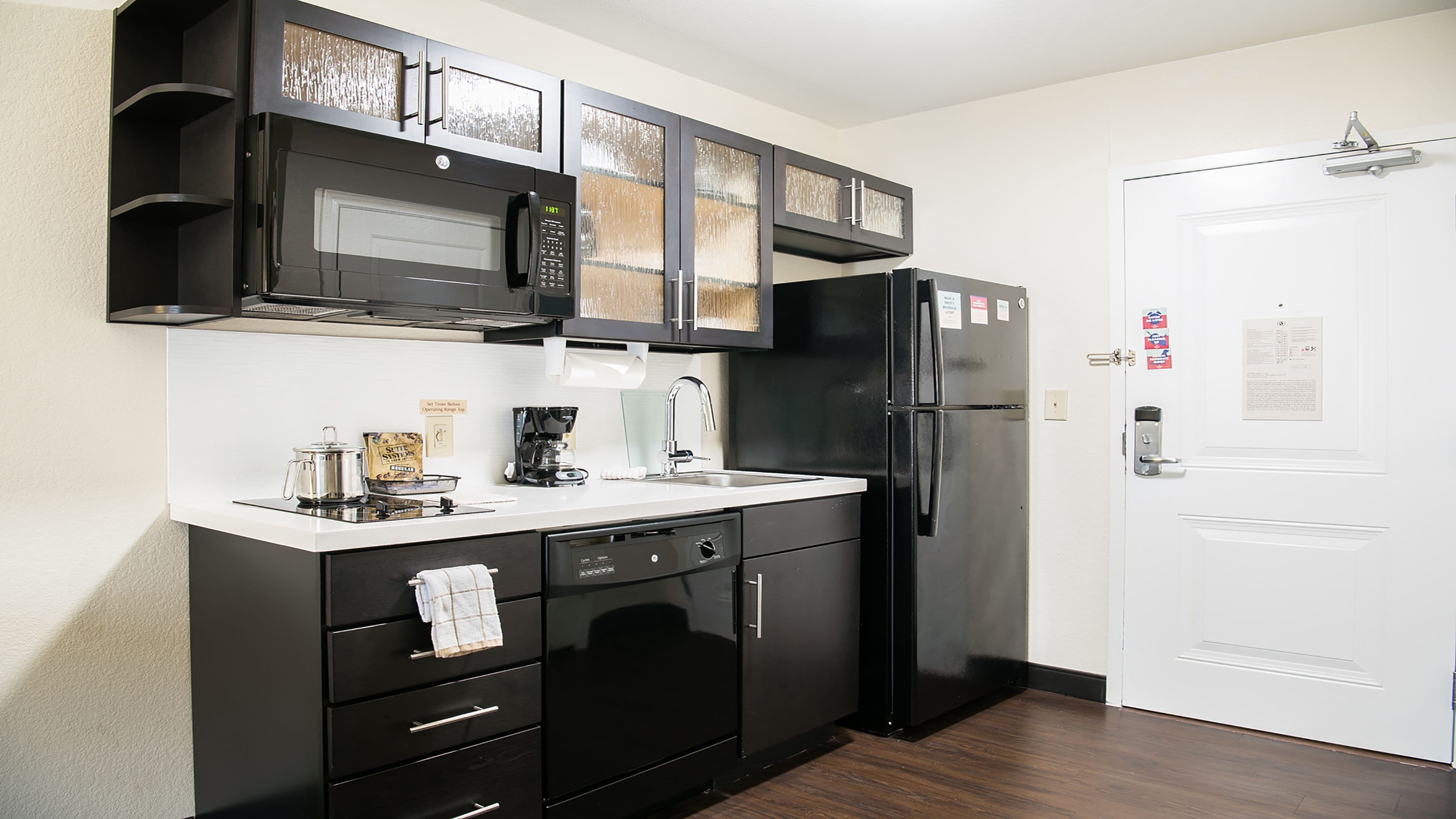 Candlewood Suites Bay City — 6