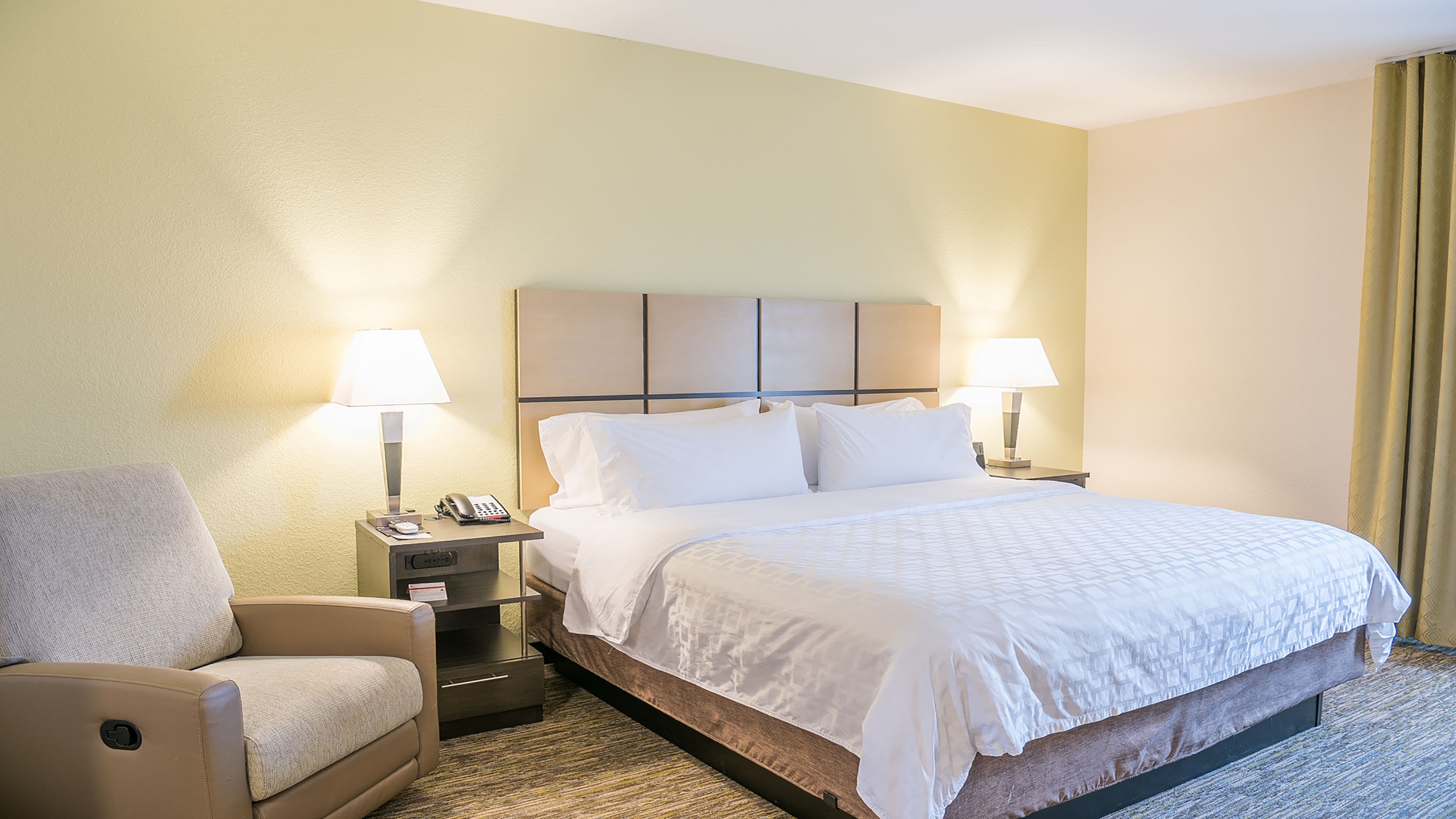 Candlewood Suites Bay City - Image 2