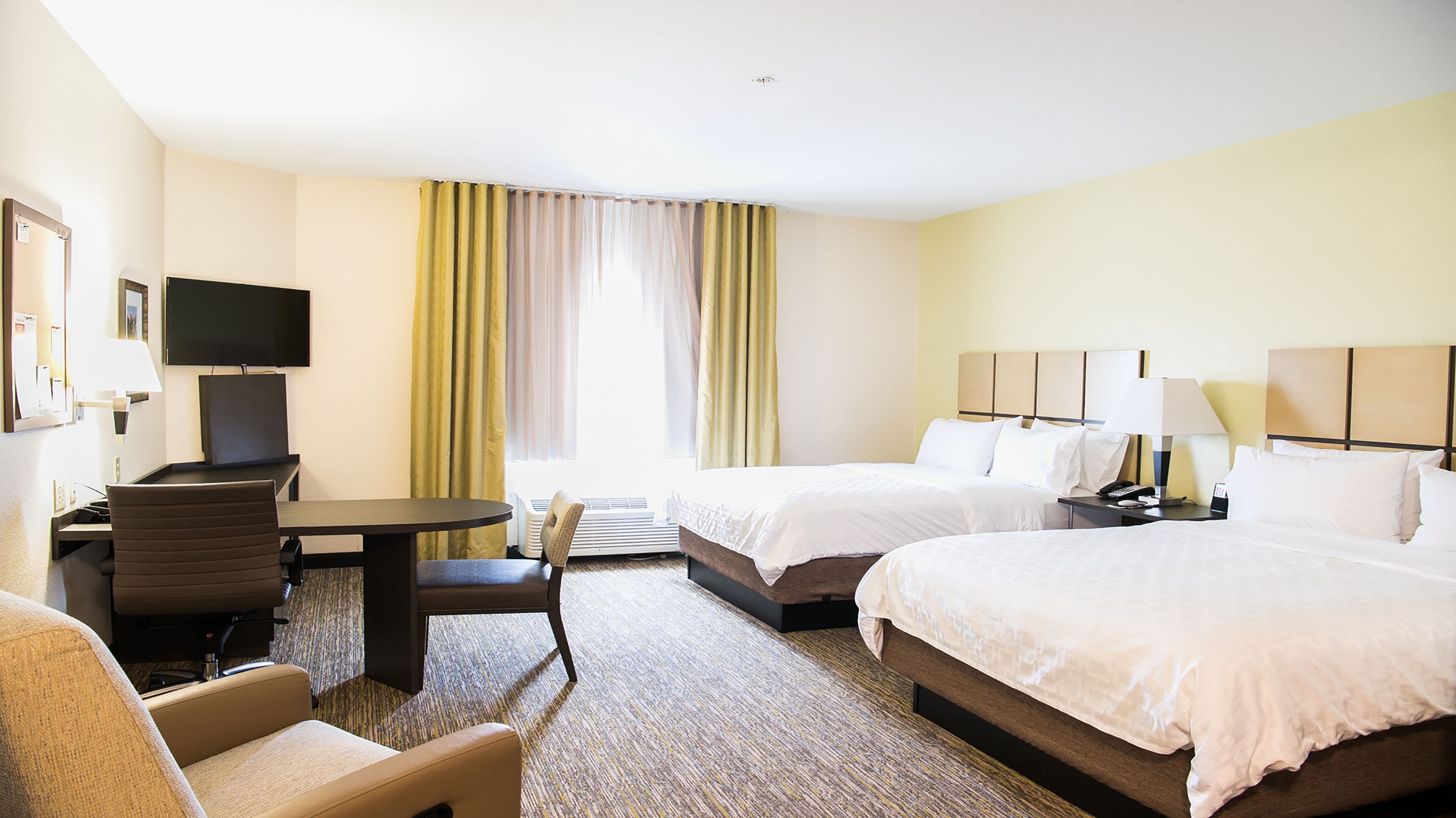 Candlewood Suites Bay City — 22