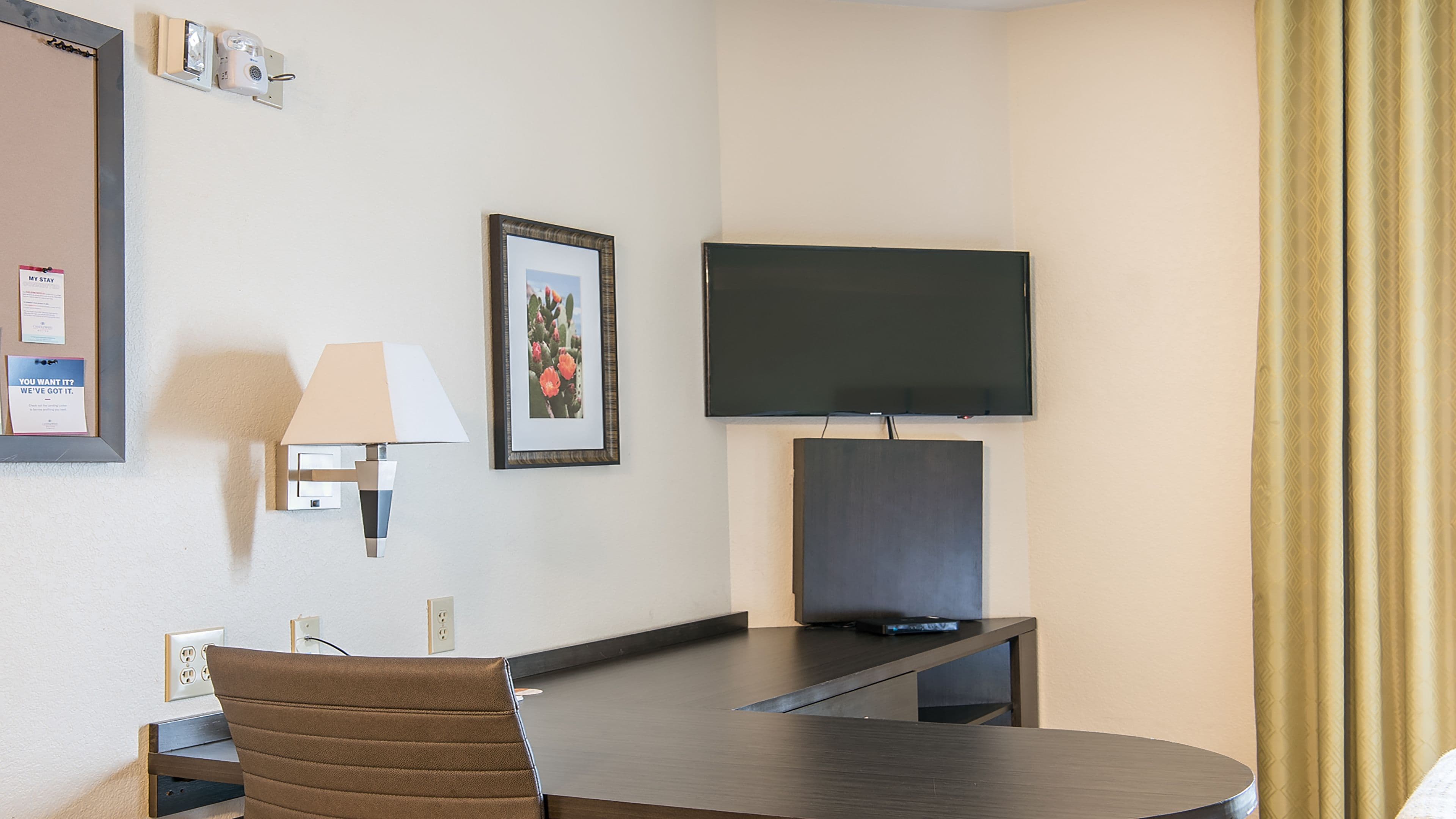 Candlewood Suites Bay City — 9