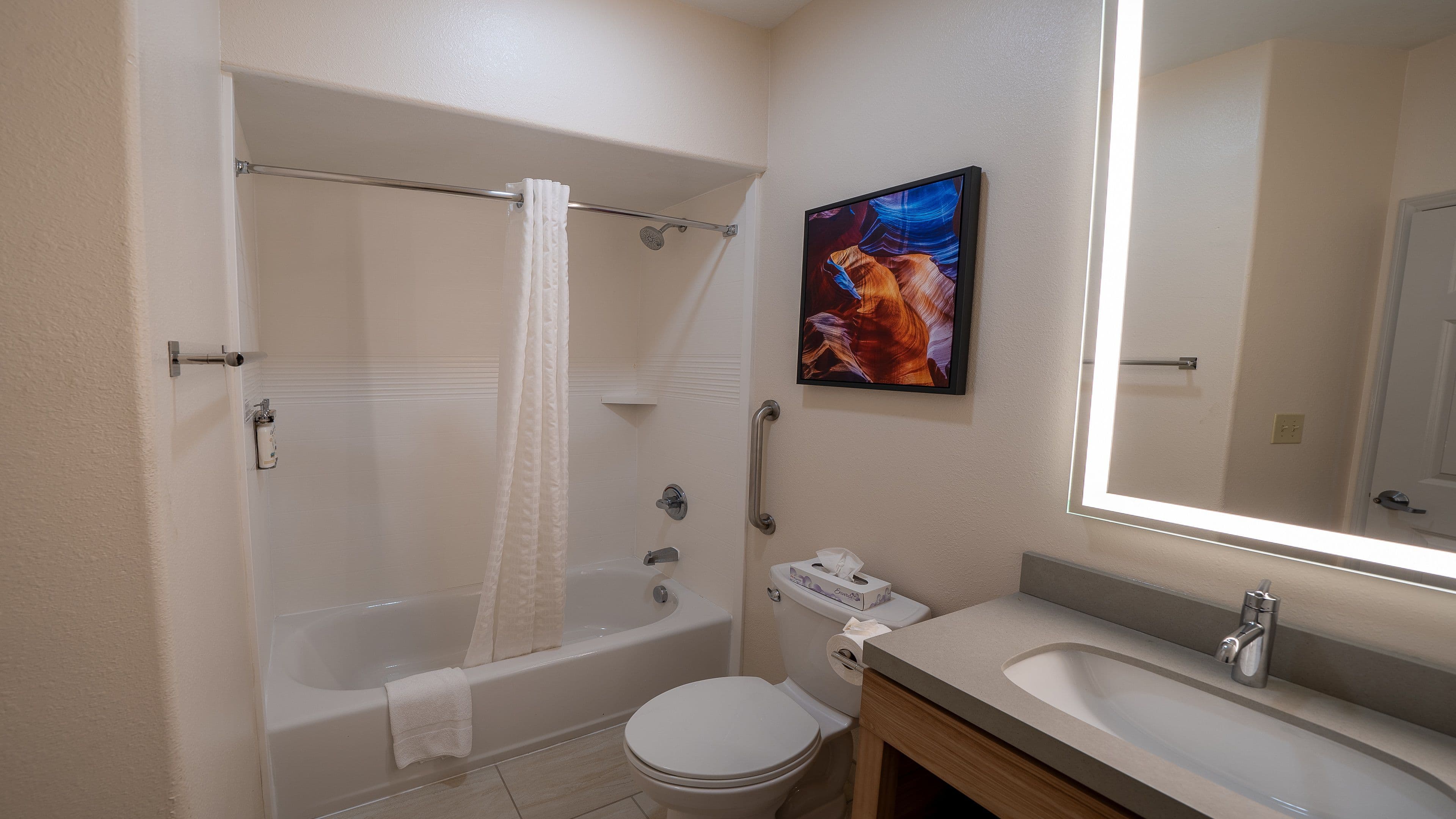 Candlewood Suites Baytown - Image 4