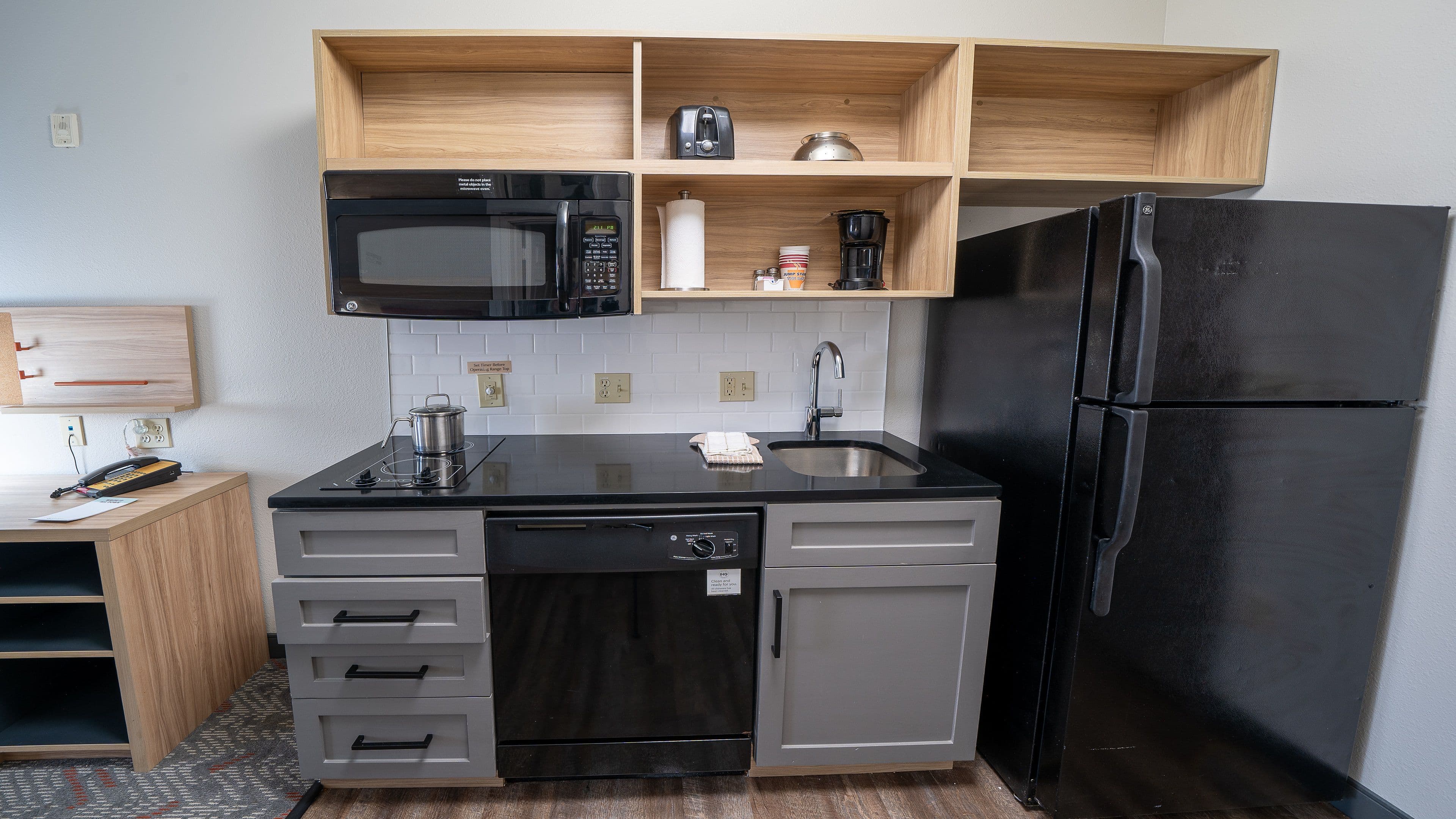 Candlewood Suites Baytown - Image 3