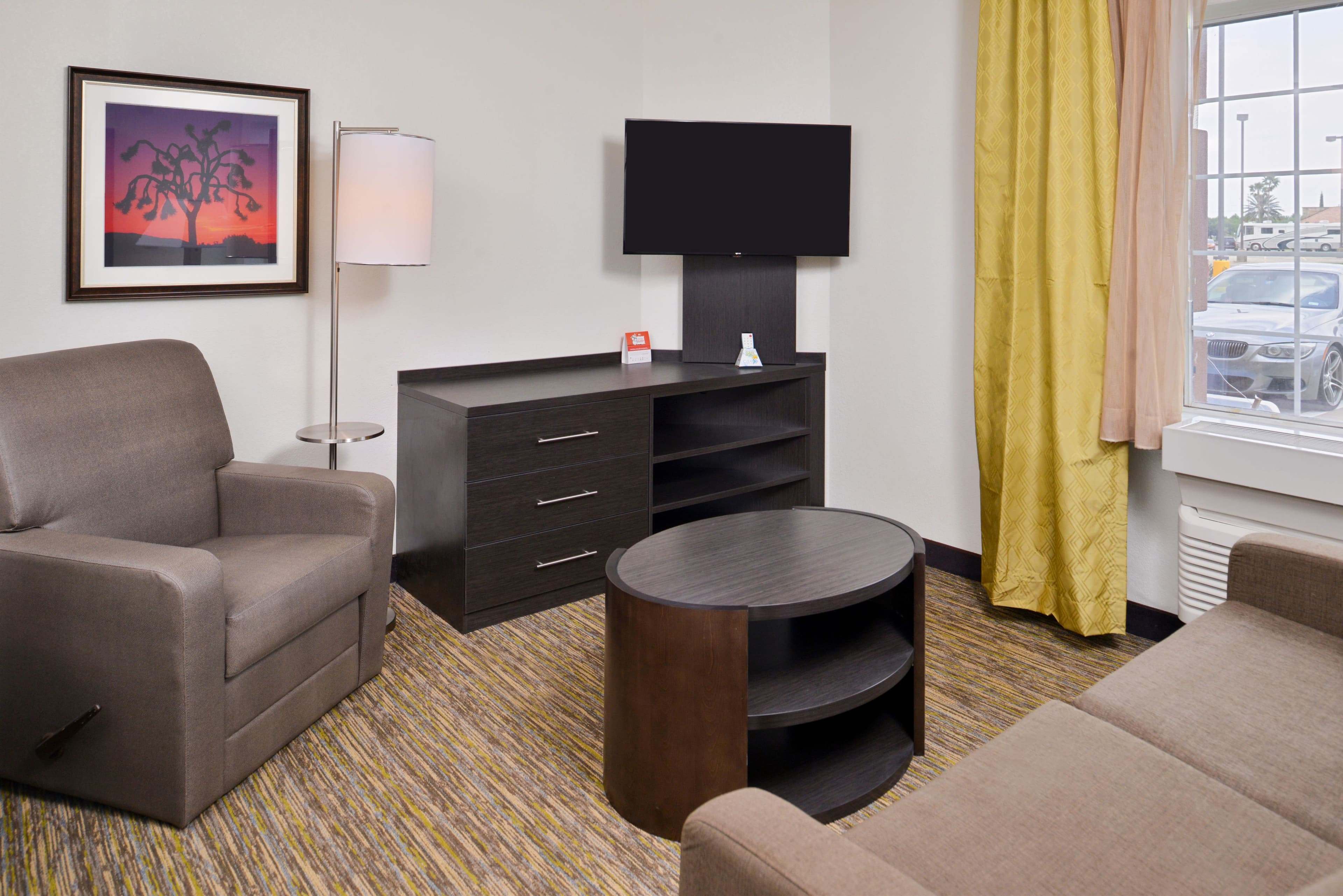 Candlewood Suites Beaumont — 6