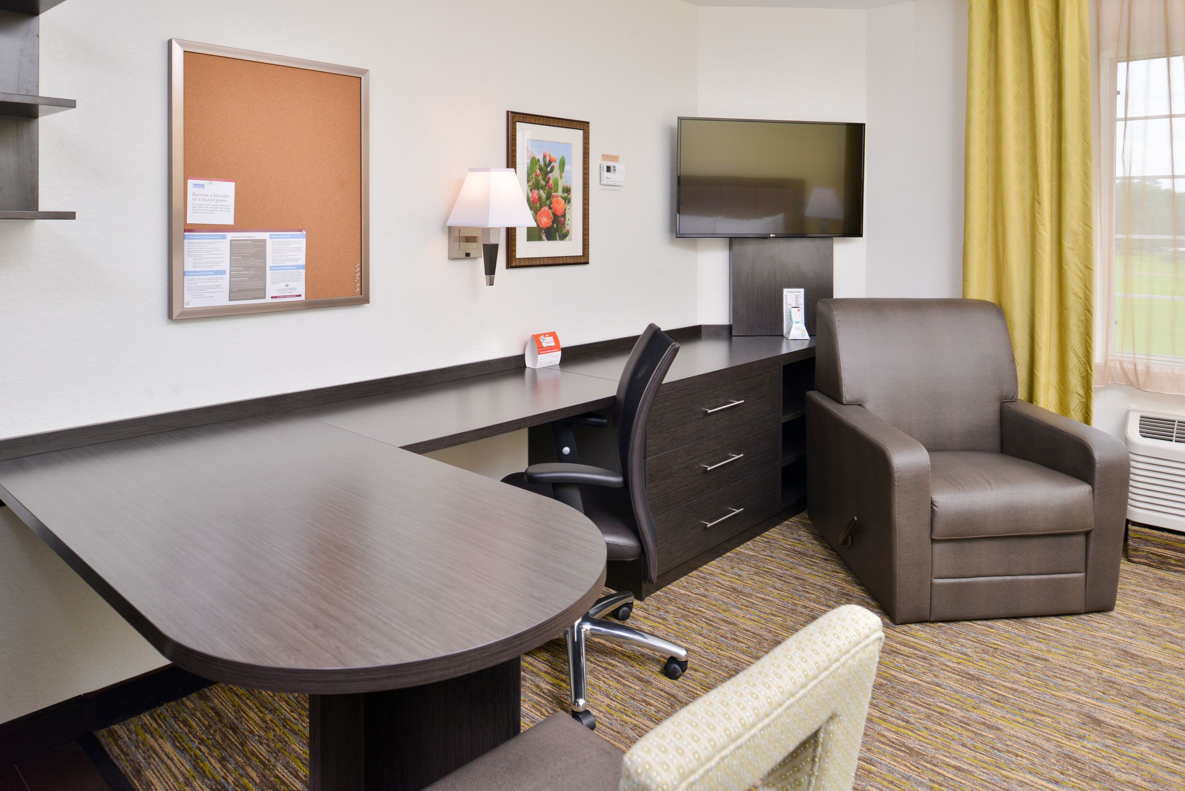 Candlewood Suites Beaumont — 7
