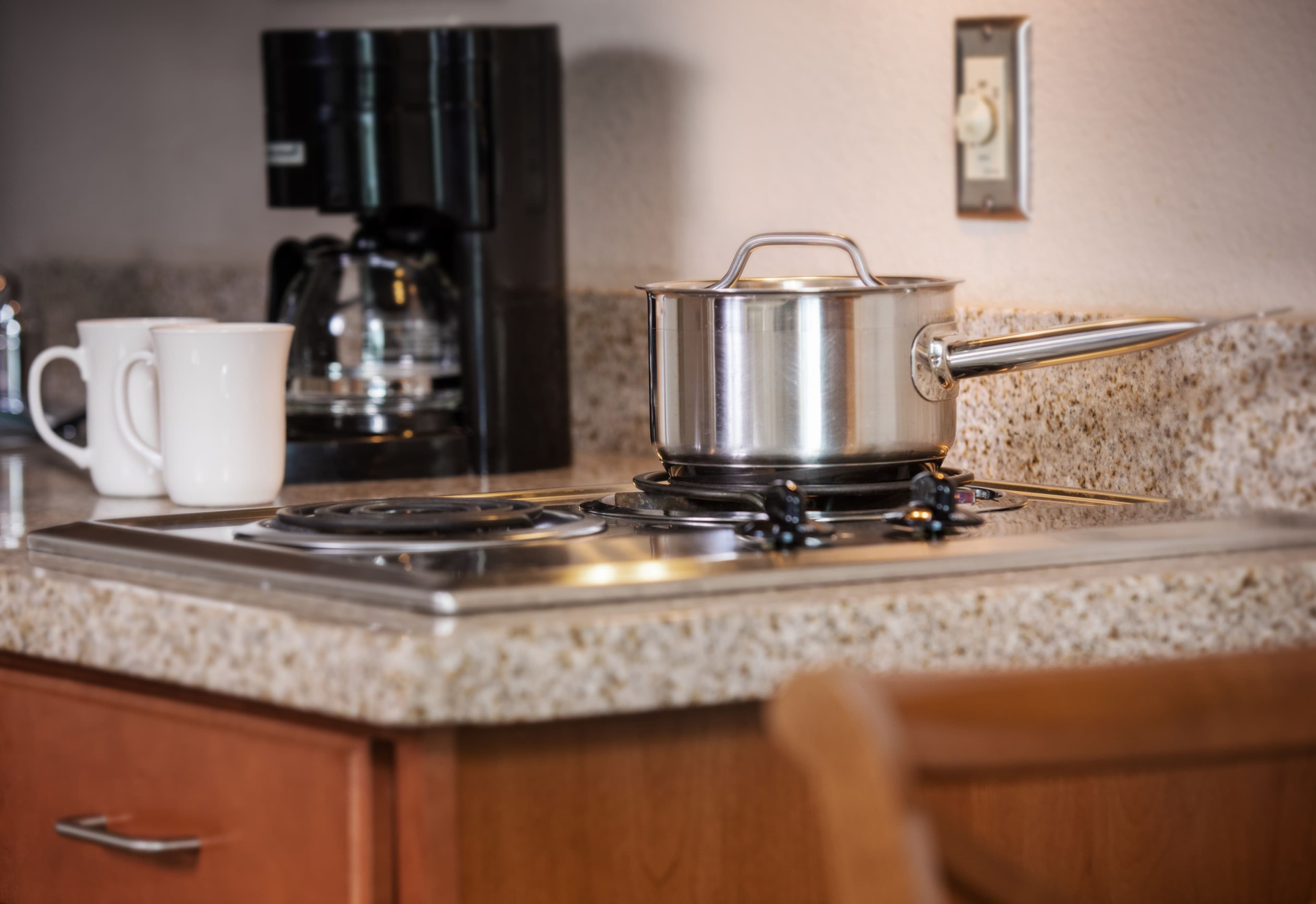 Candlewood Suites Bellevue - Image 5