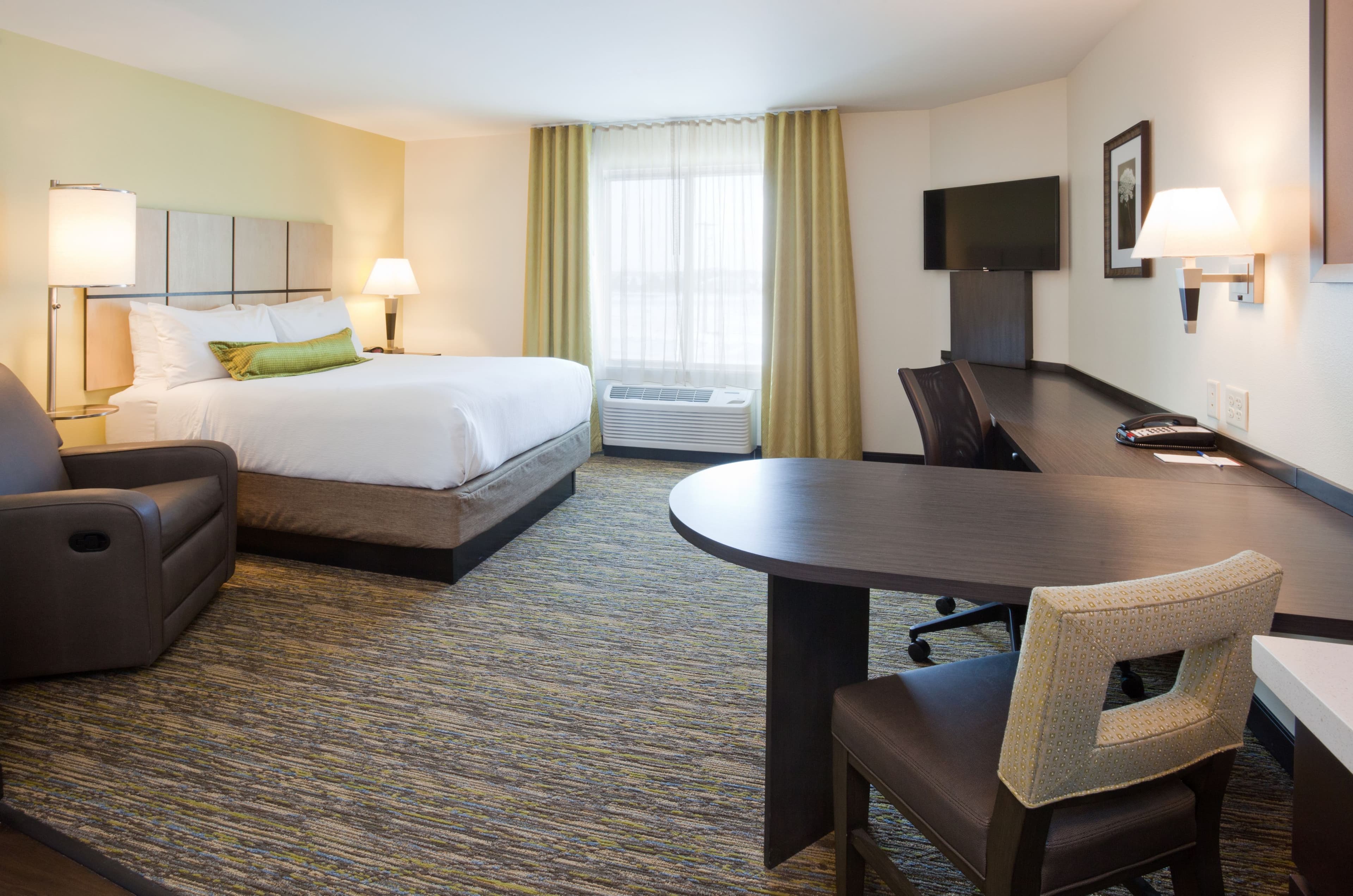 Candlewood Suites Bemidji - Image 4