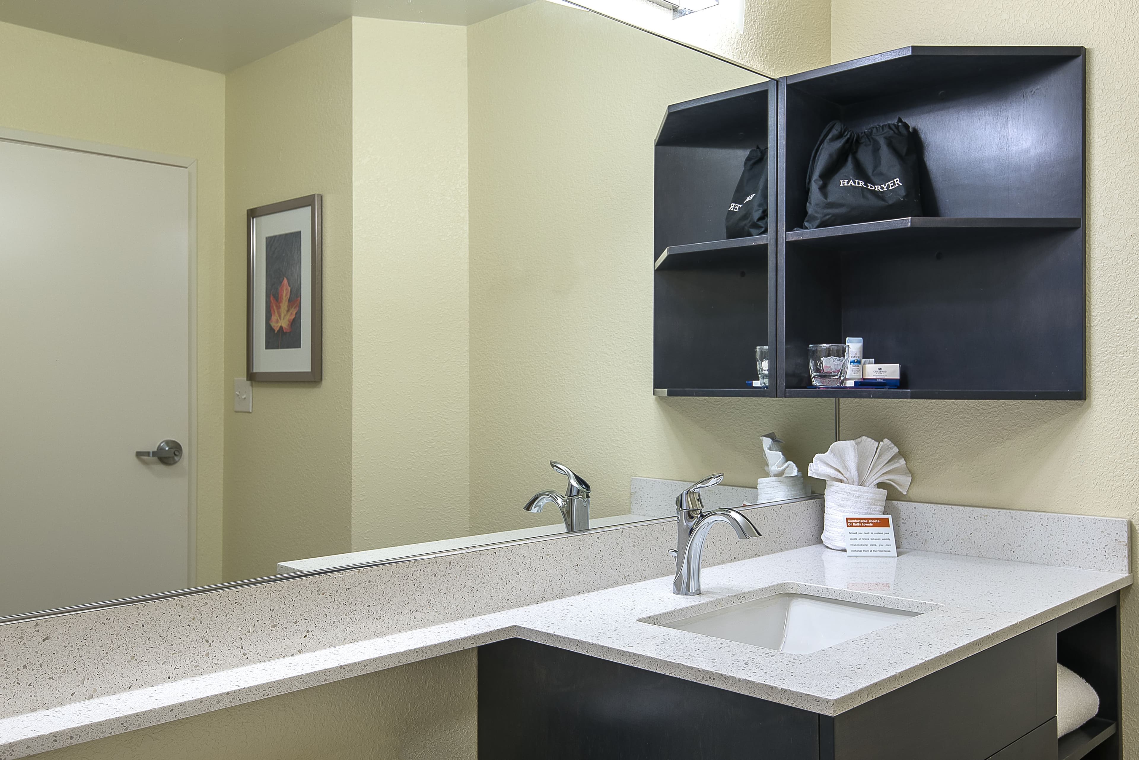 Candlewood Suites Bloomington - Image 5