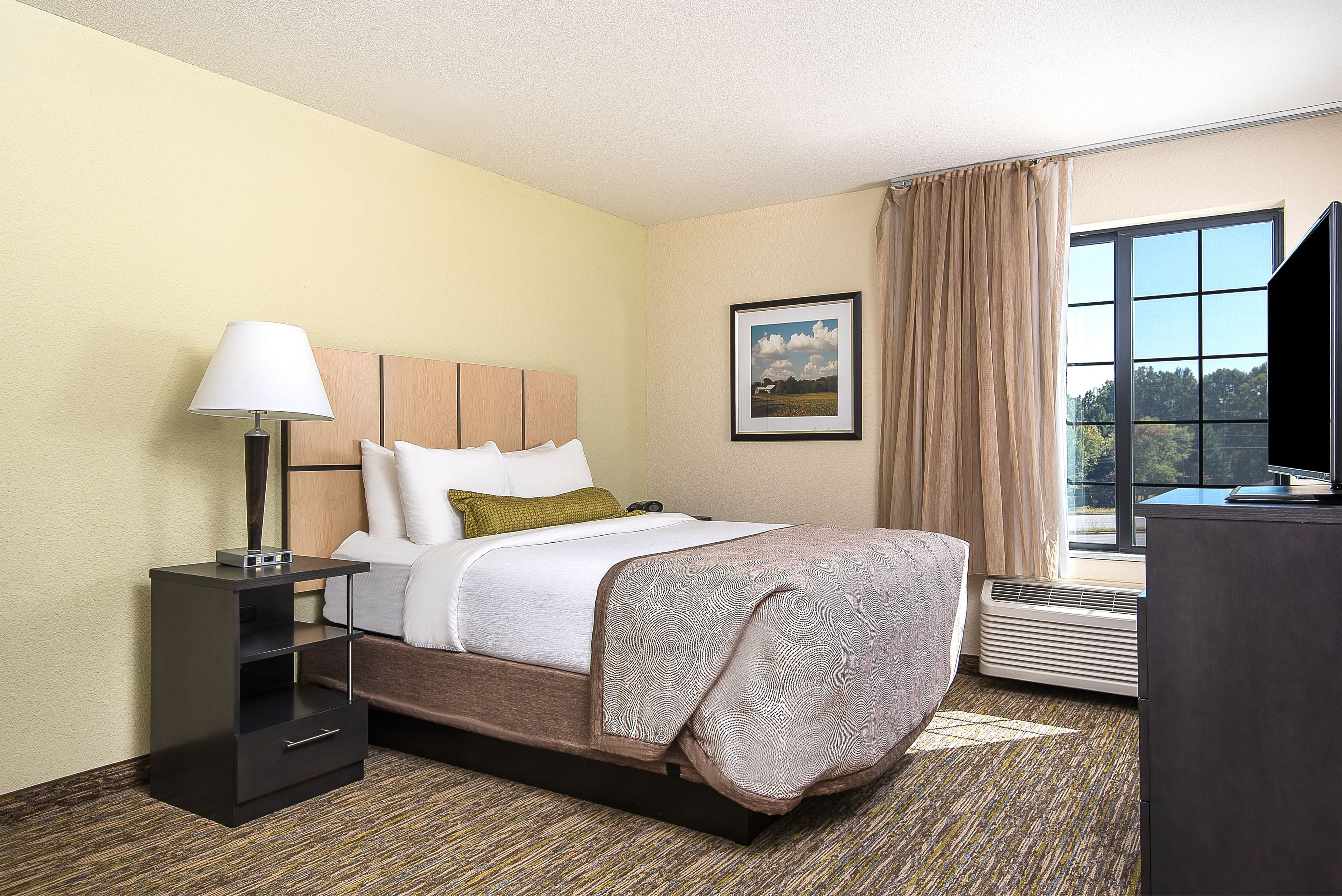 Candlewood Suites Bloomington - Image 3