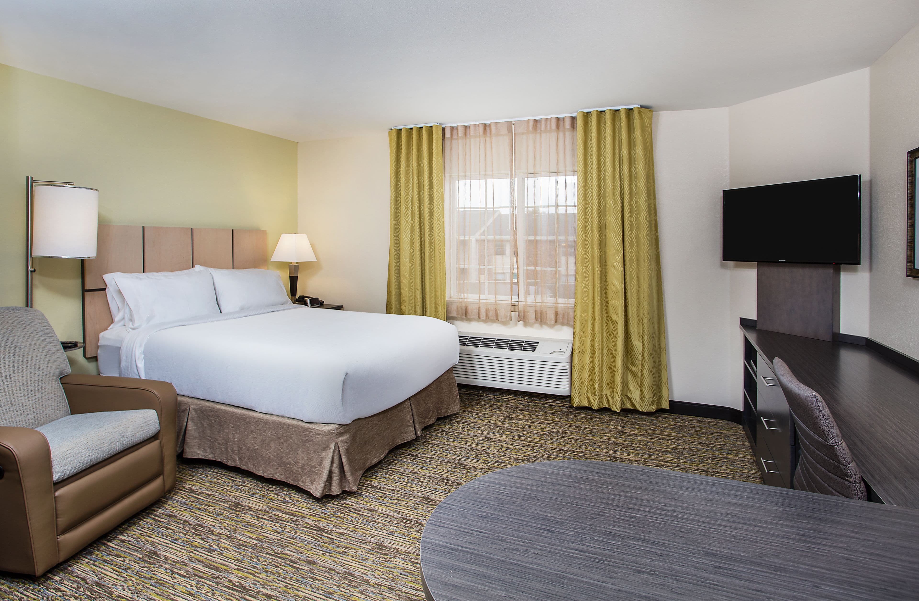 Candlewood Suites Bowling Green - Image 5