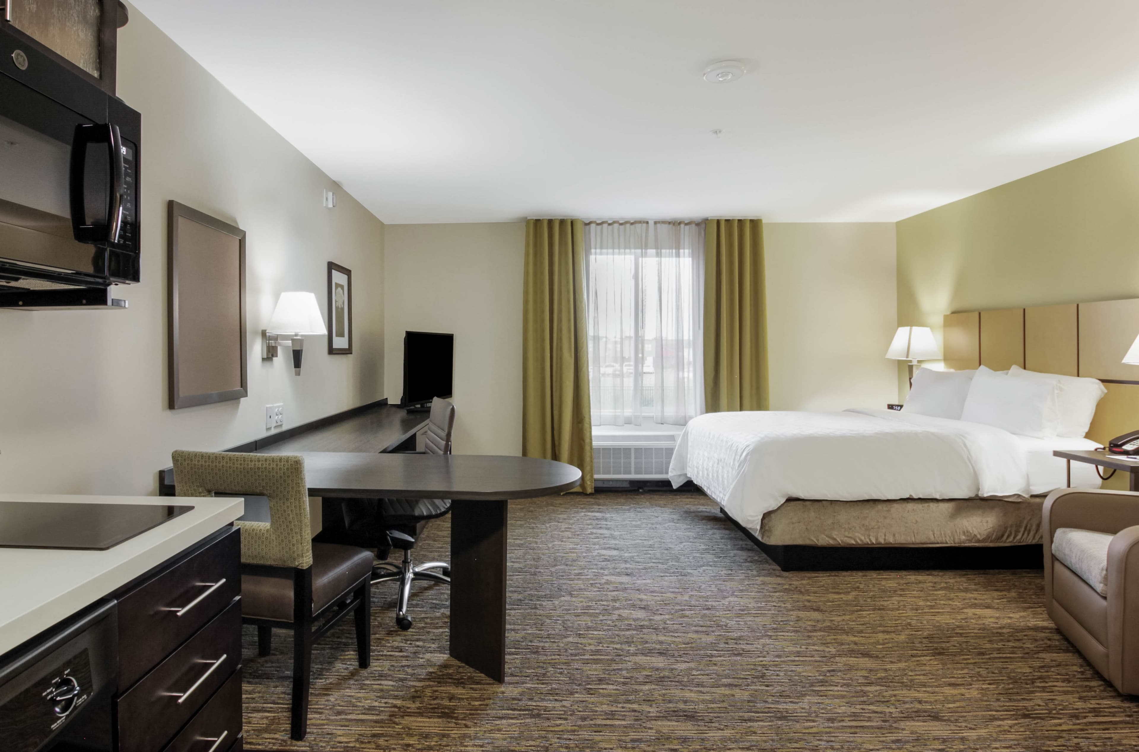 Candlewood Suites Brighton — 10