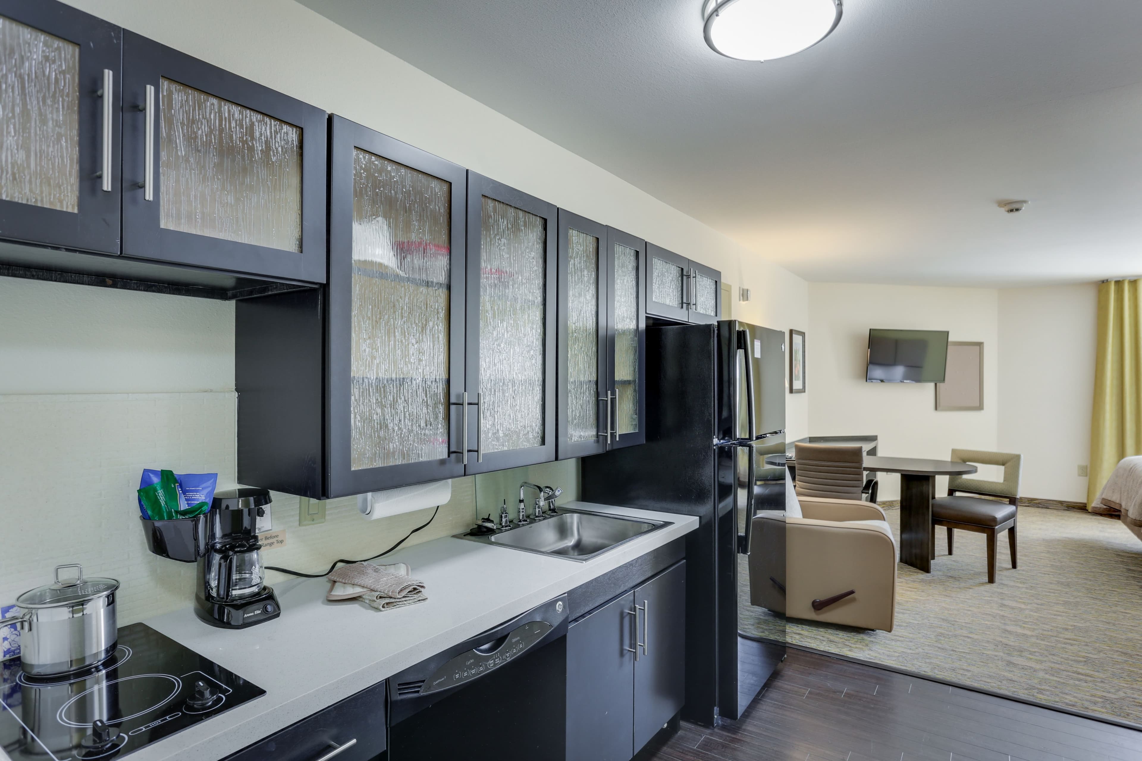 Candlewood Suites College Station at University - Image 2