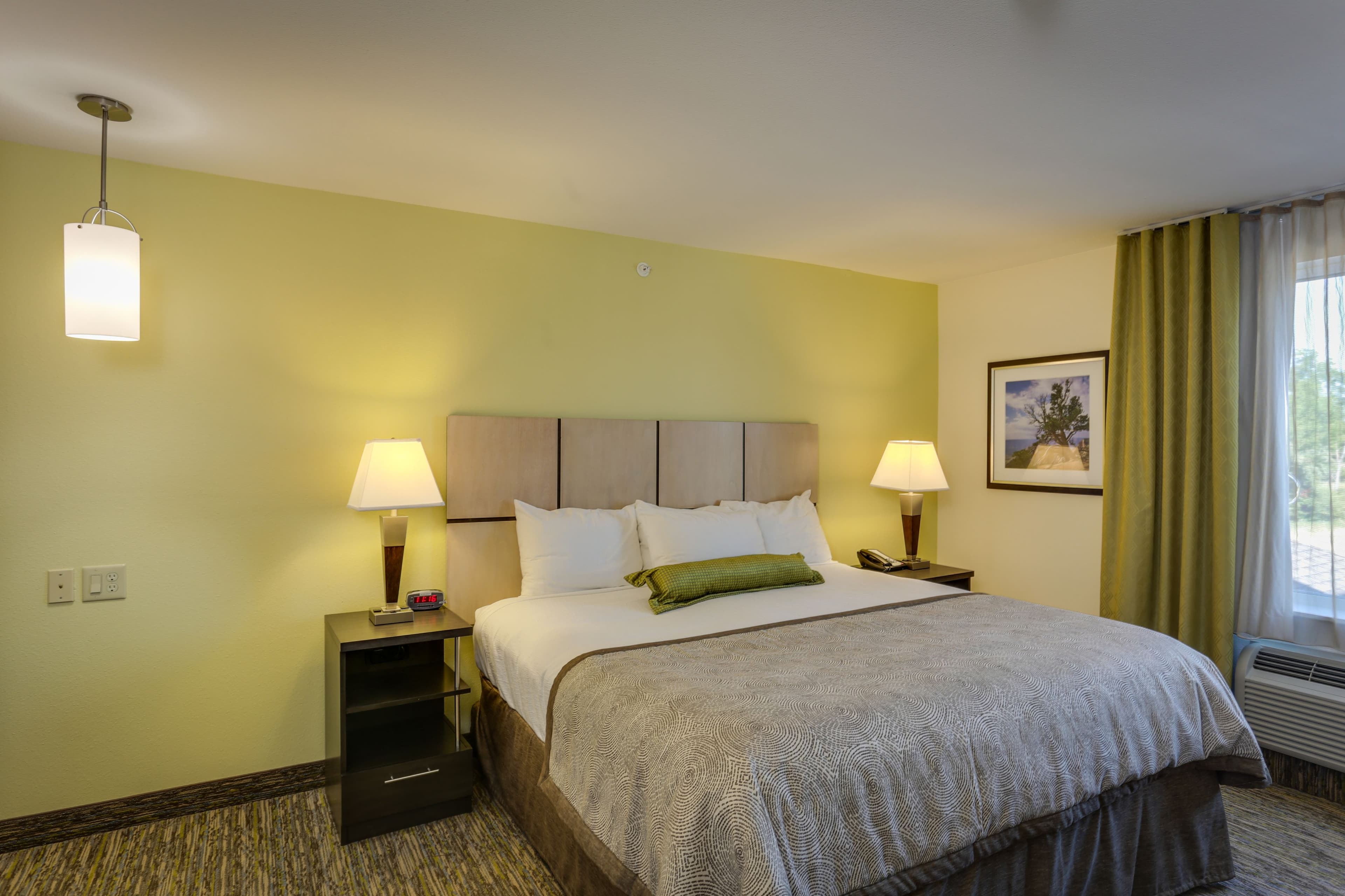 Candlewood Suites College Station at University - Image 4