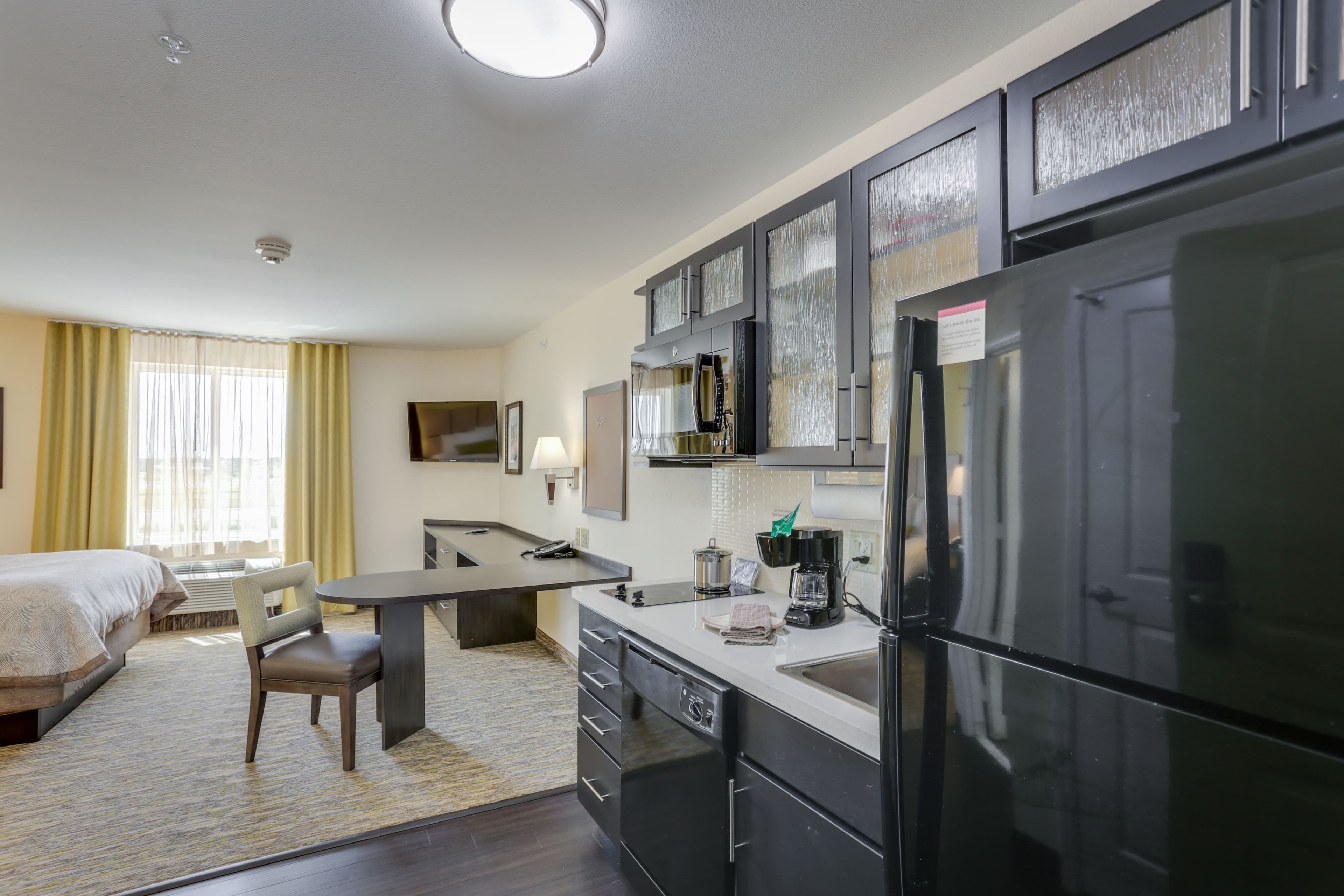 Candlewood Suites College Station at University — 9