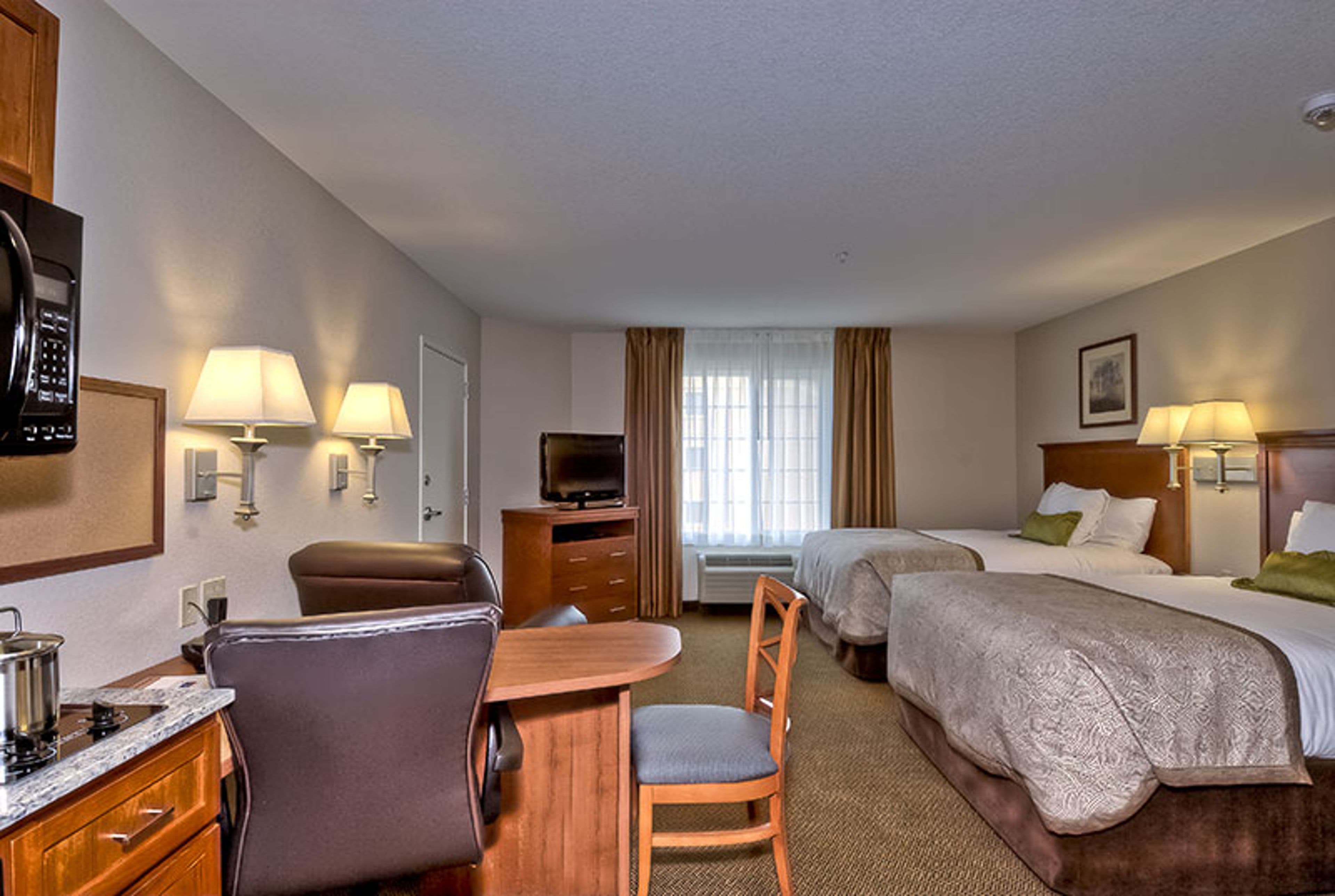 Candlewood Suites Burlington — 17