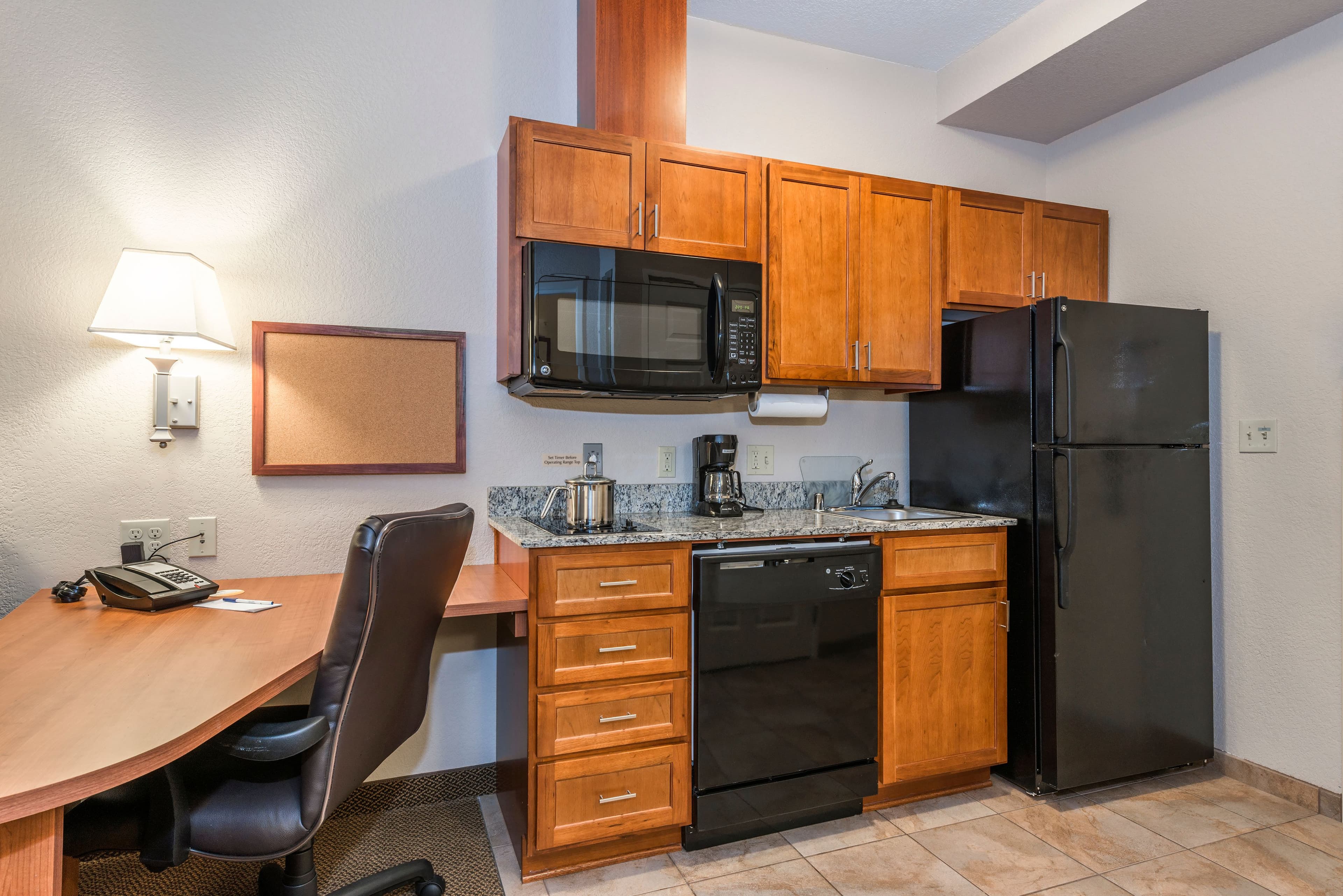 Candlewood Suites Burlington - Image 4