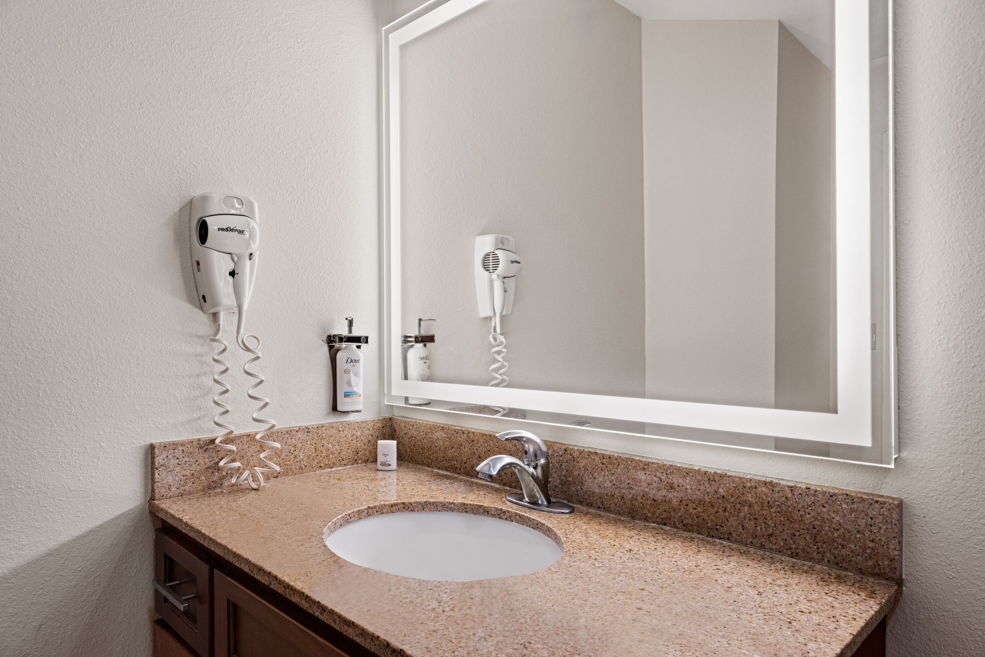 Candlewood Suites Cape Girardeau - Image 4