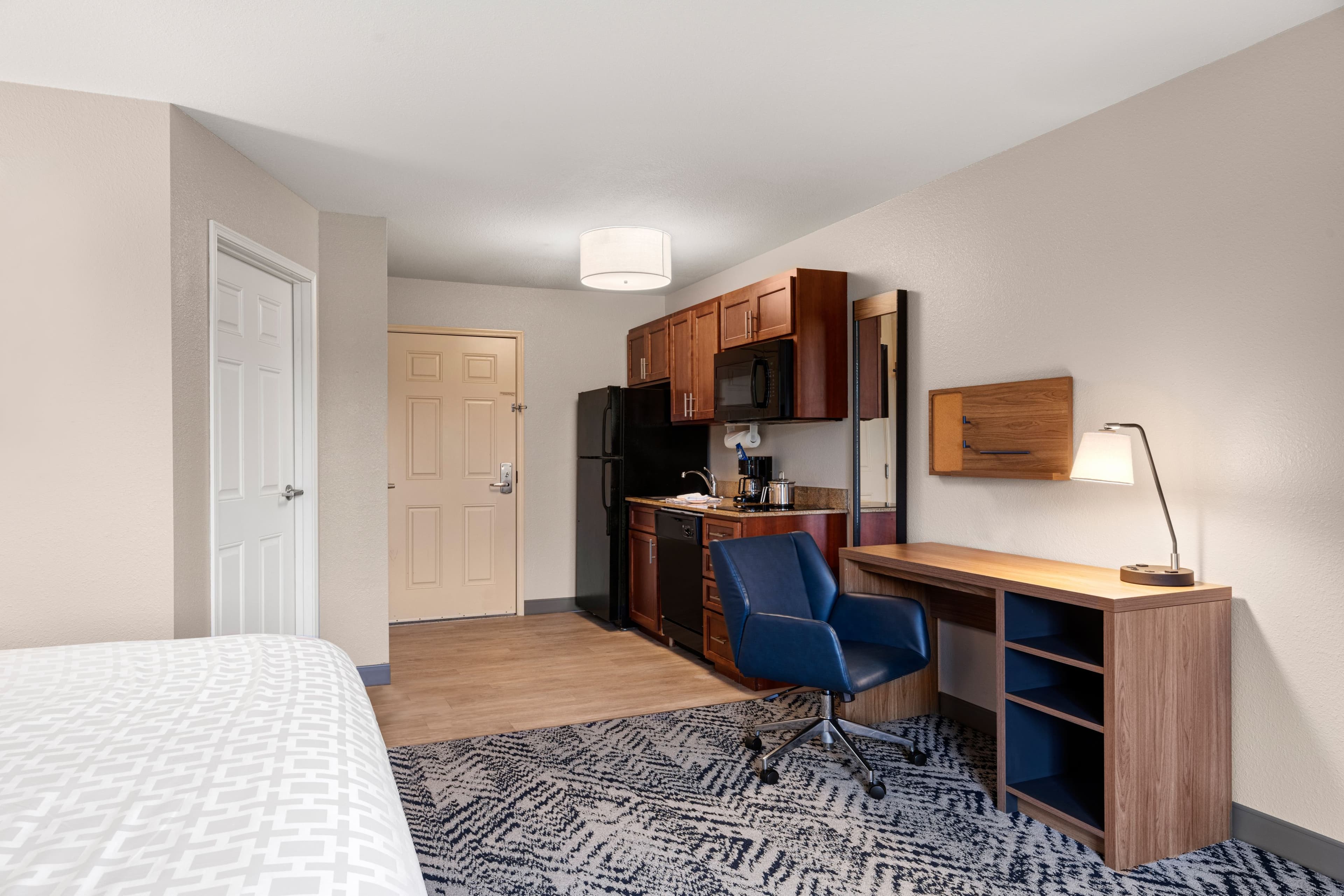 Candlewood Suites Cape Girardeau - Image 2