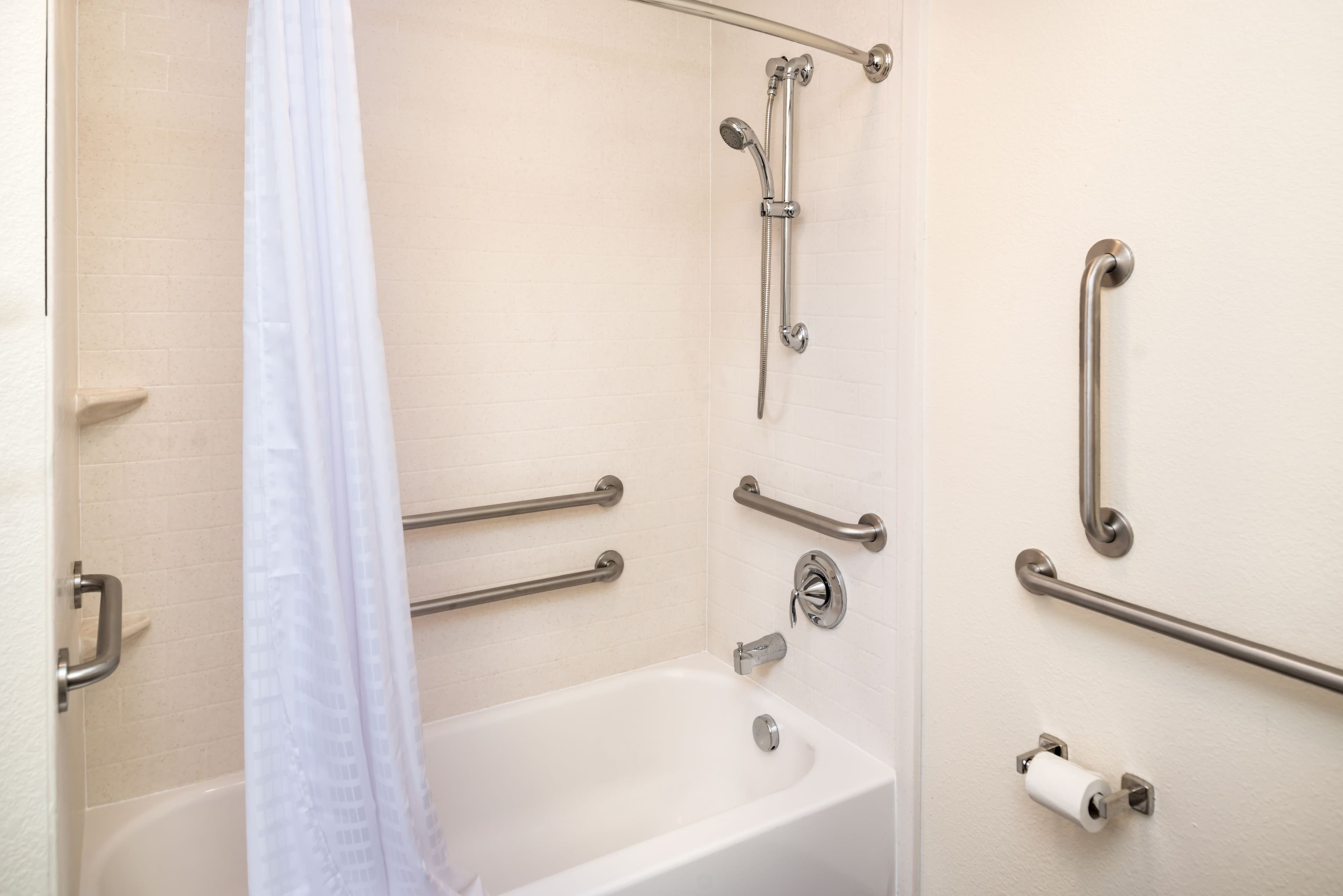Candlewood Suites Carlsbad South - Image 4