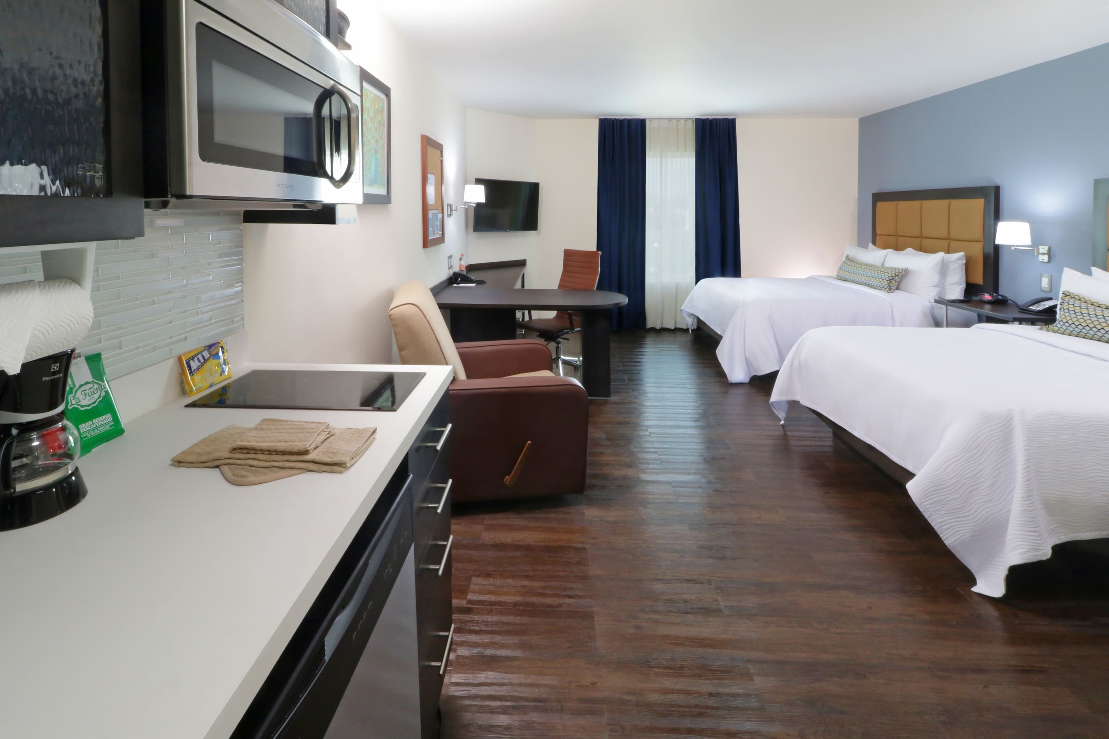 Candlewood Suites Celaya — 16