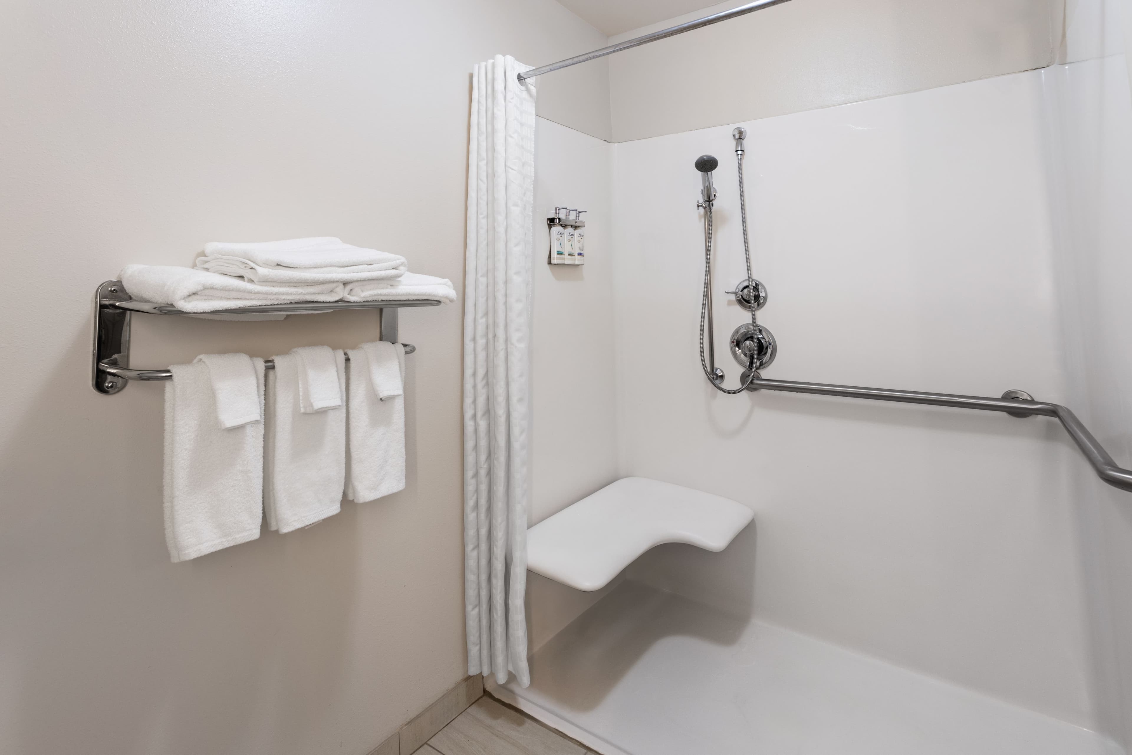 Candlewood Suites Chambersburg - Image 5
