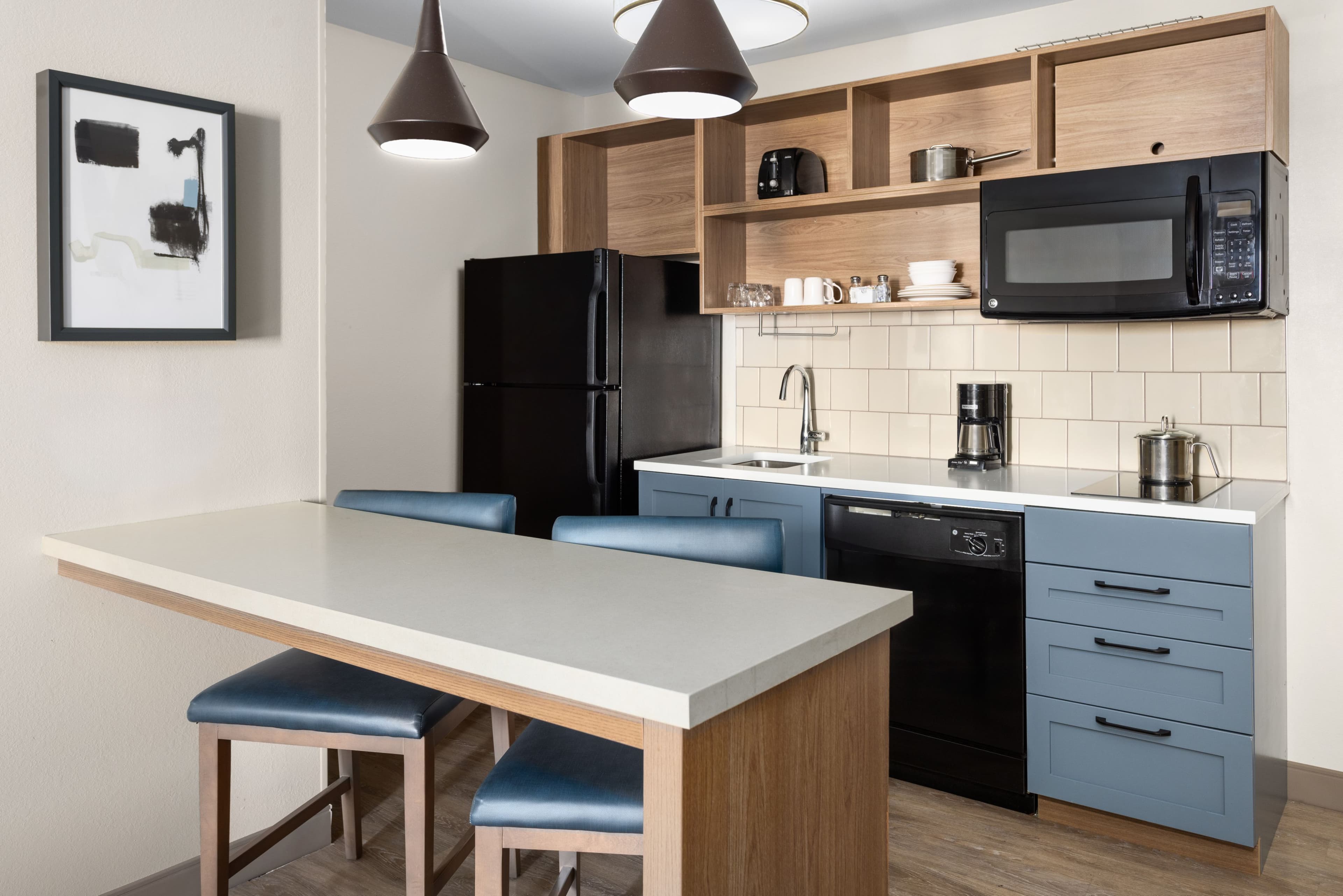 Candlewood Suites Chambersburg - Image 3
