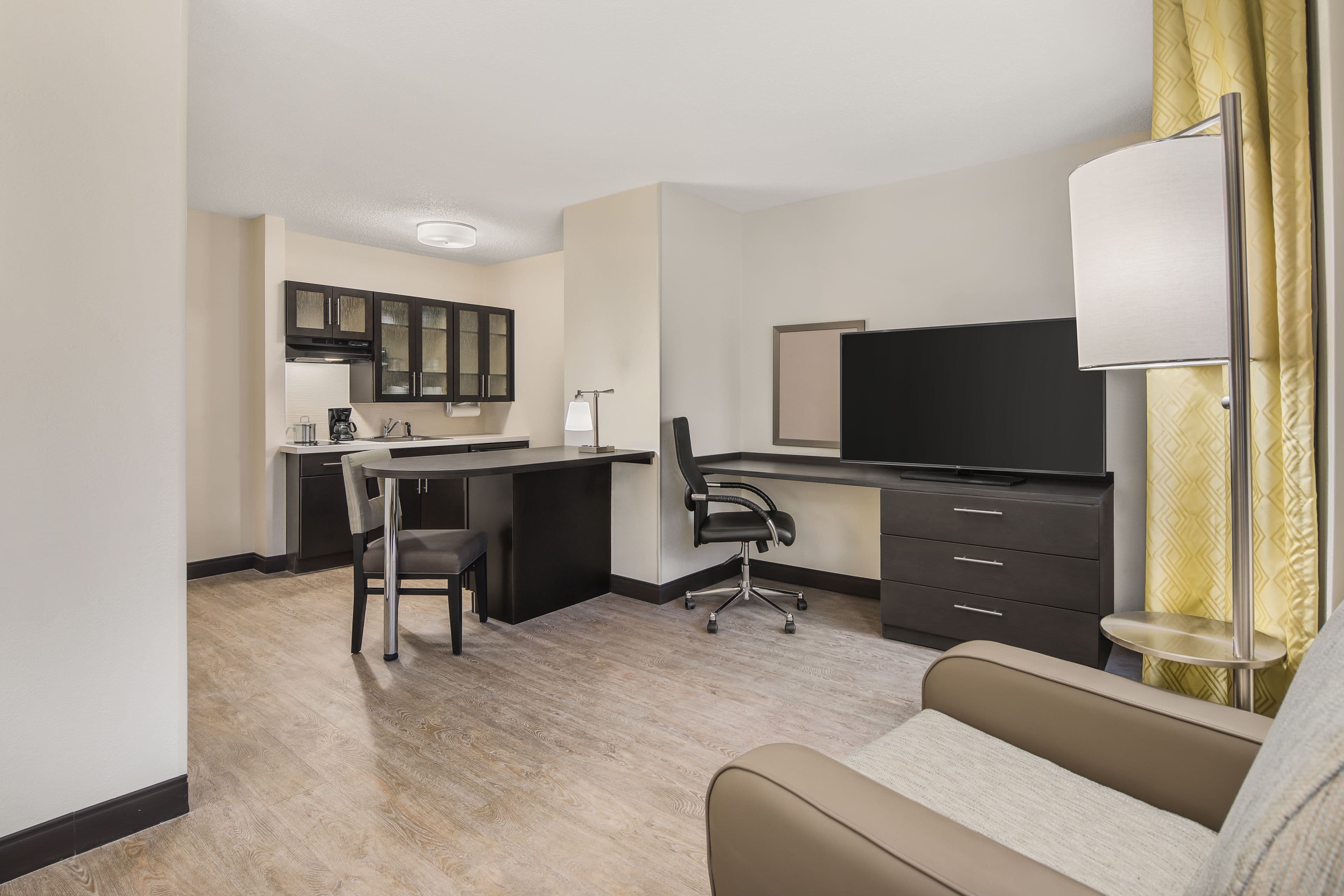 Candlewood Suites Charlotte - Arrowood — 52