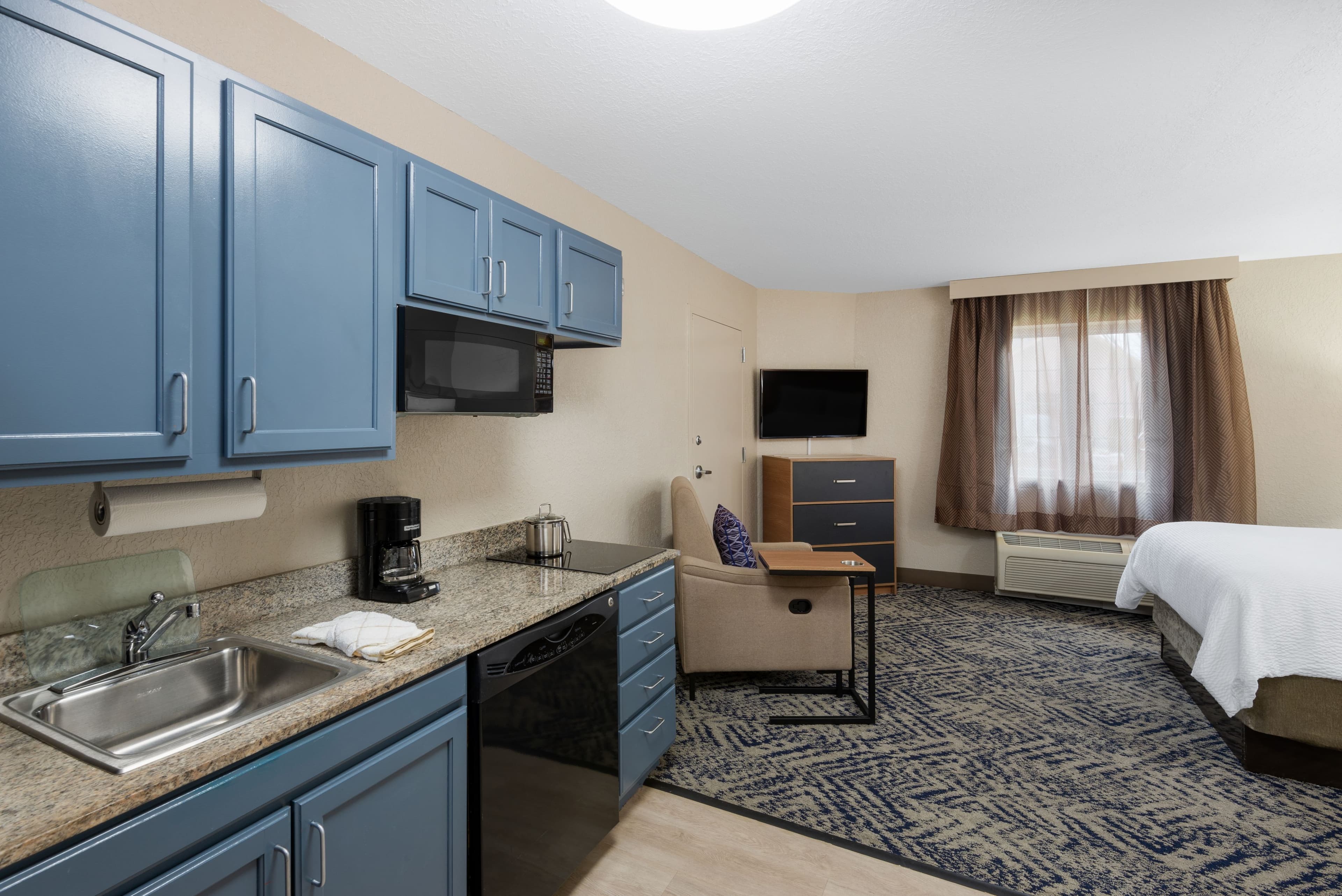 Candlewood Suites Chesapeake/Suffolk - Image 2