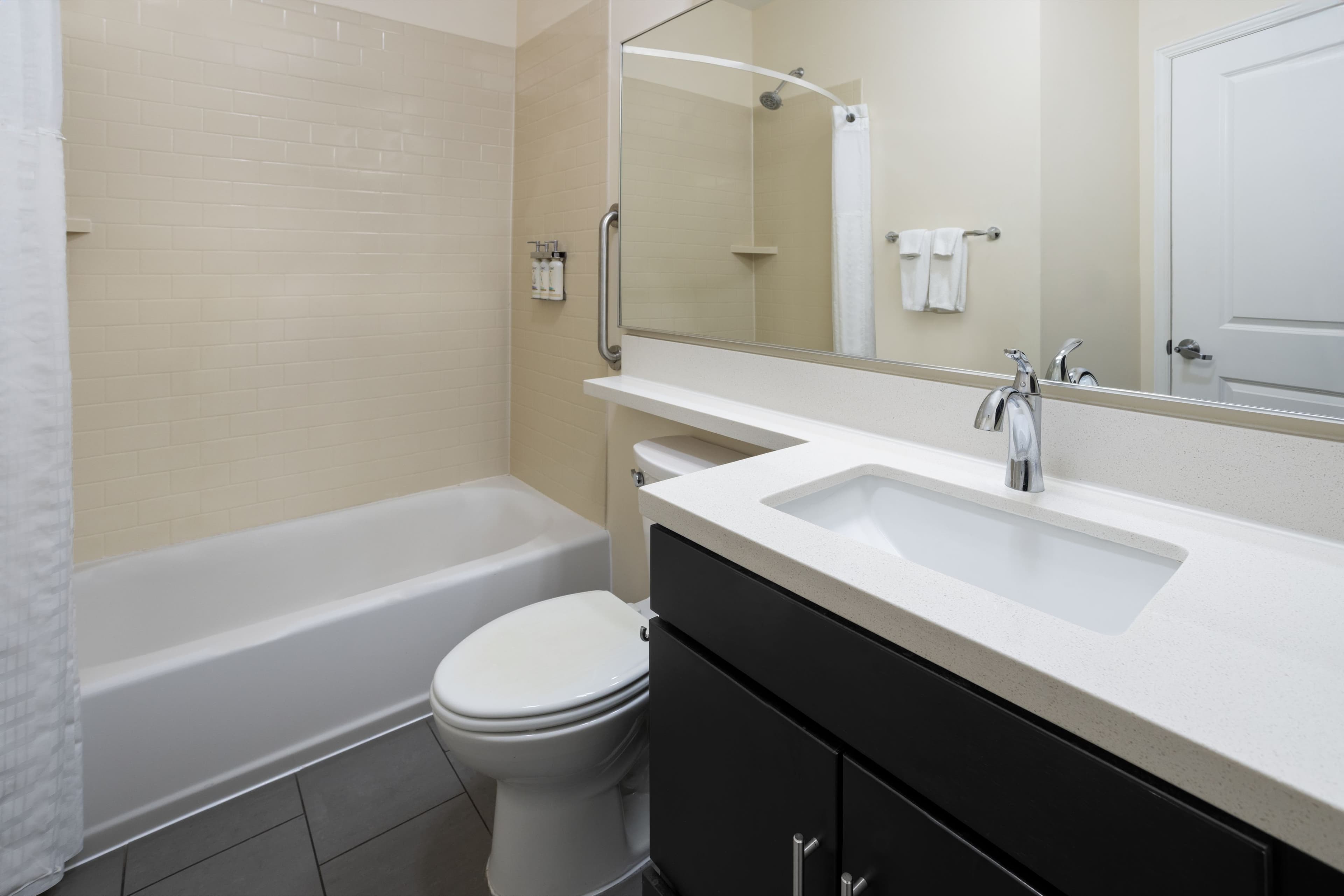 Candlewood Suites Philadelphia - Airport Area - Image 4