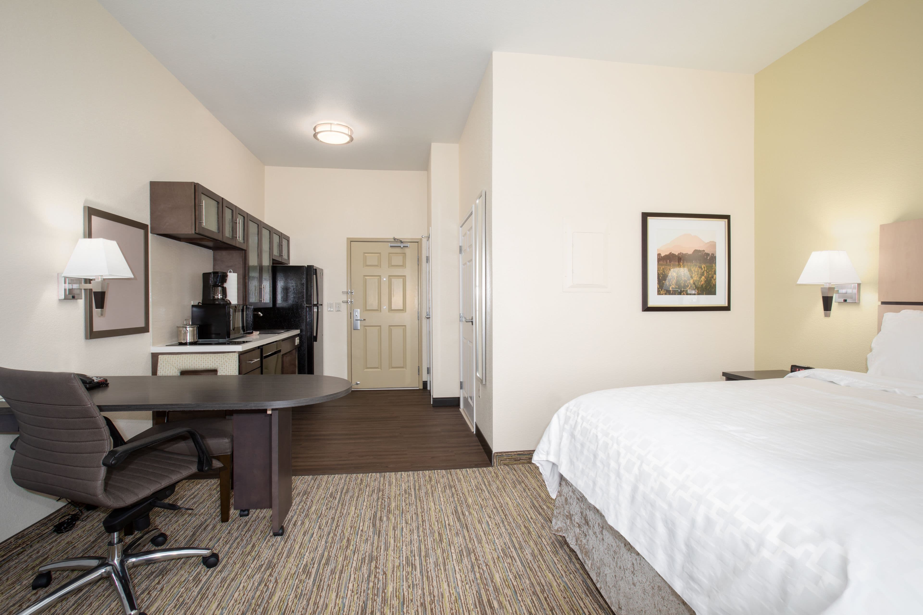 Candlewood Suites Cheyenne - Image 5