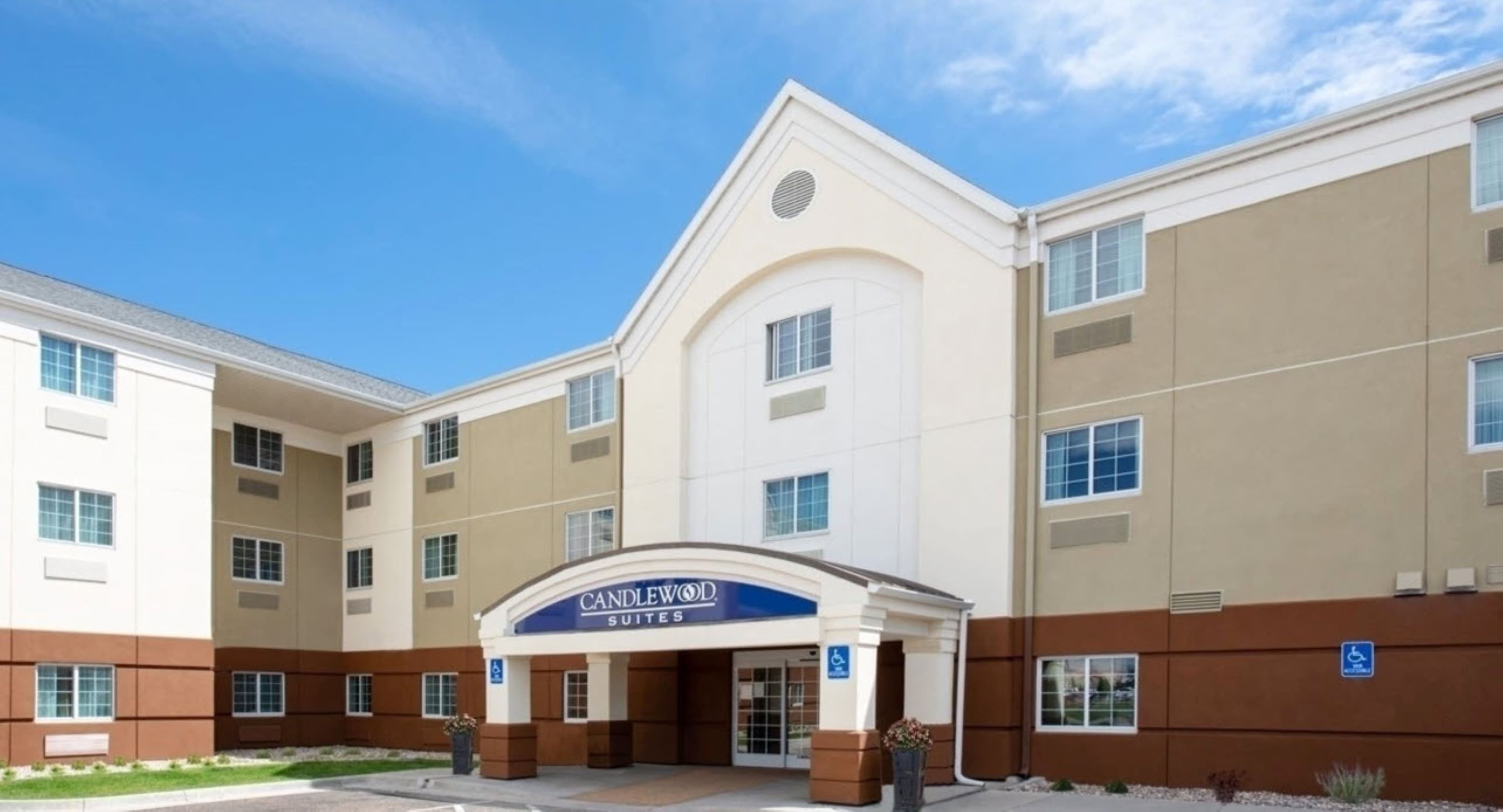 Candlewood Suites Cheyenne - Image 1