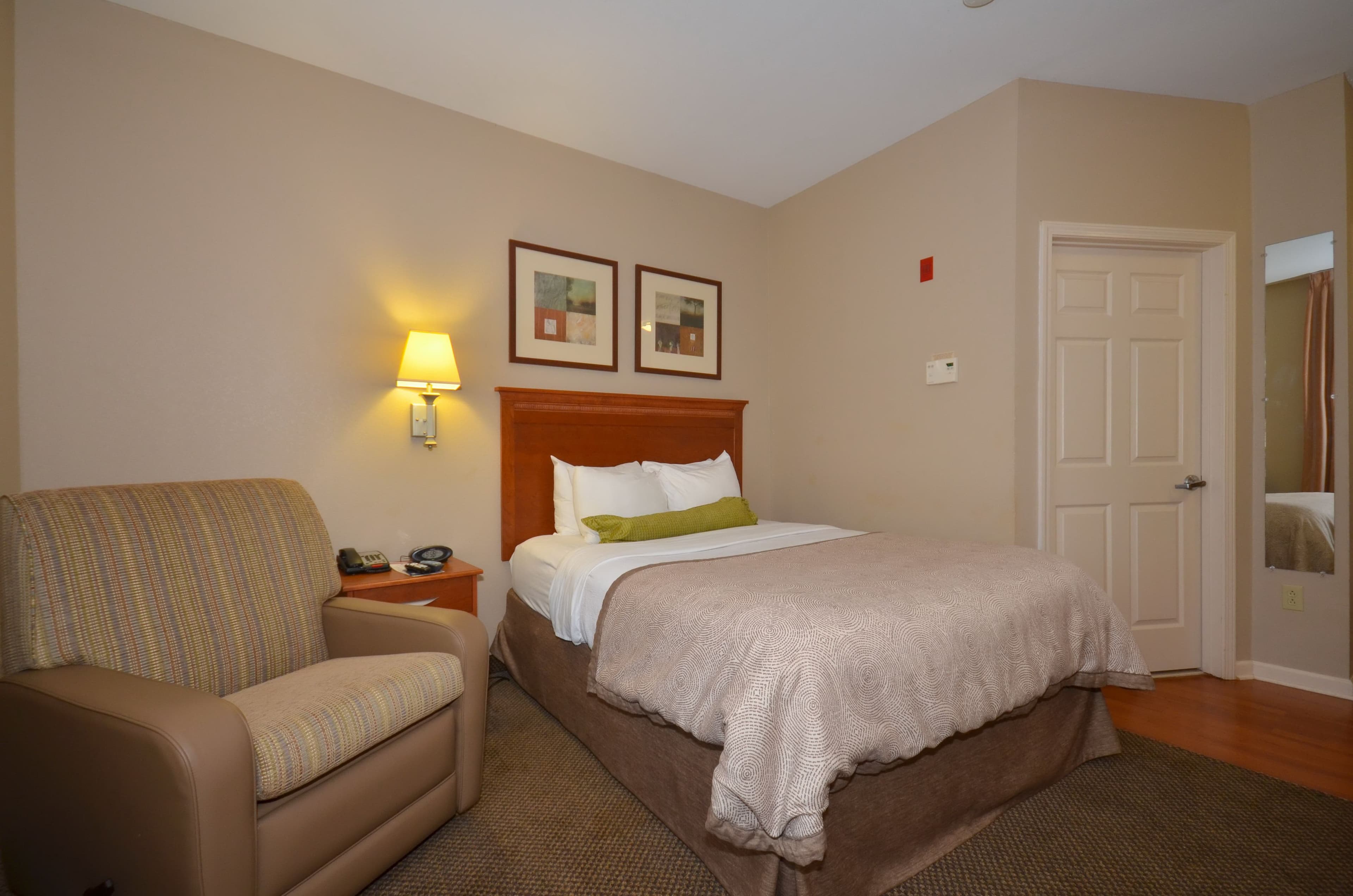 Candlewood Suites Clarksville — 7