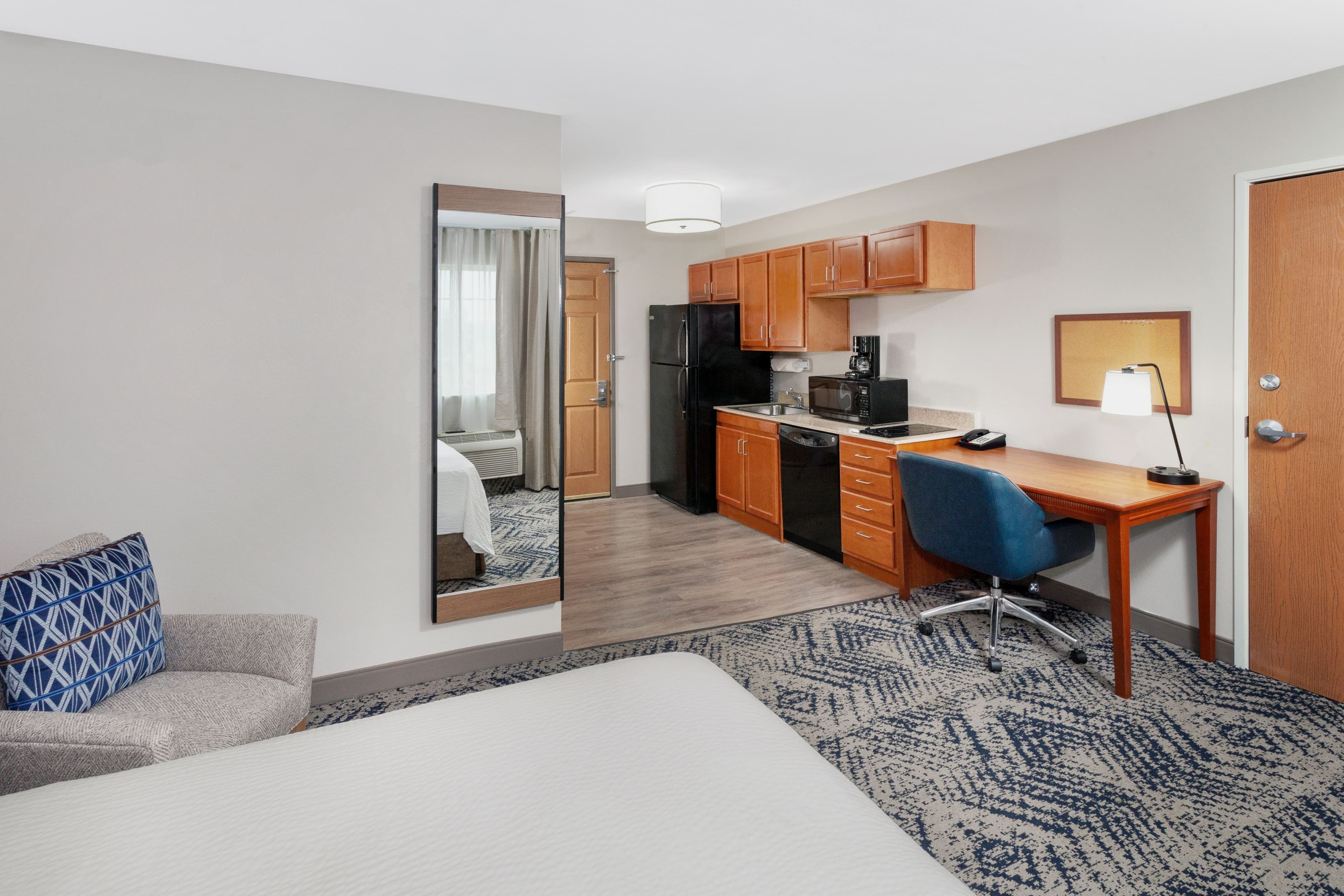 Candlewood Suites Louisville North - Image 5