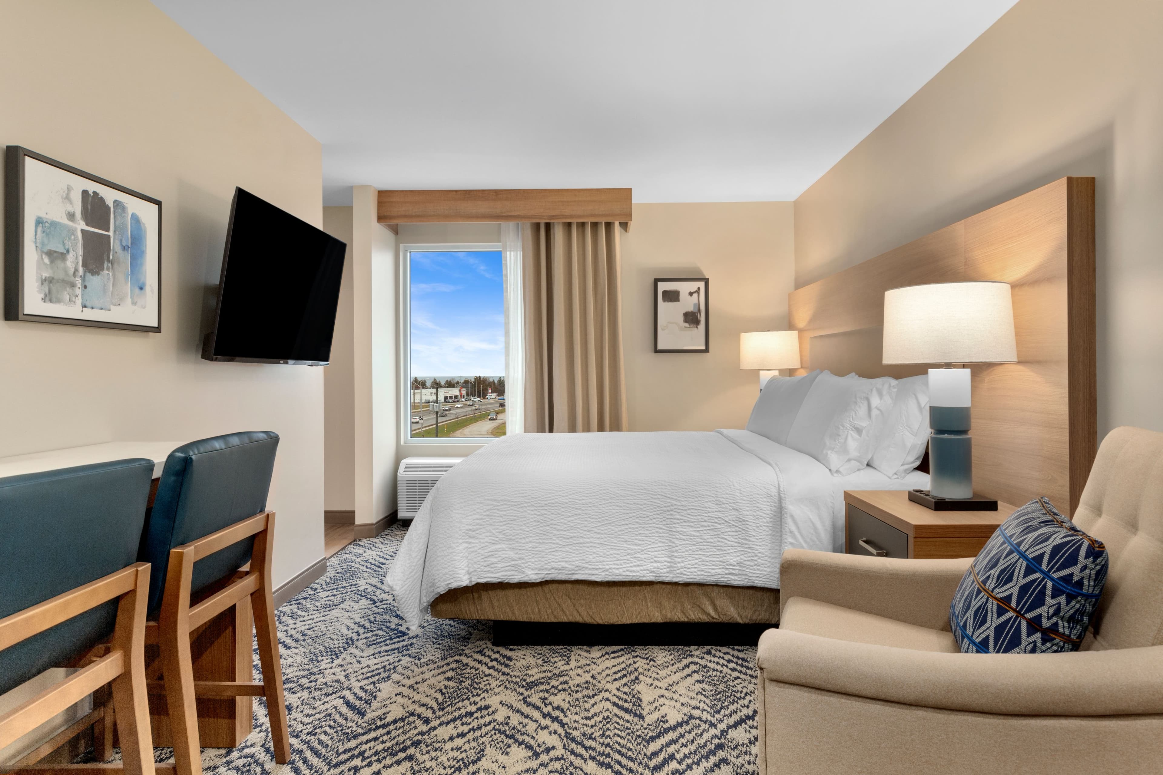 Candlewood Suites Collingwood - Image 4