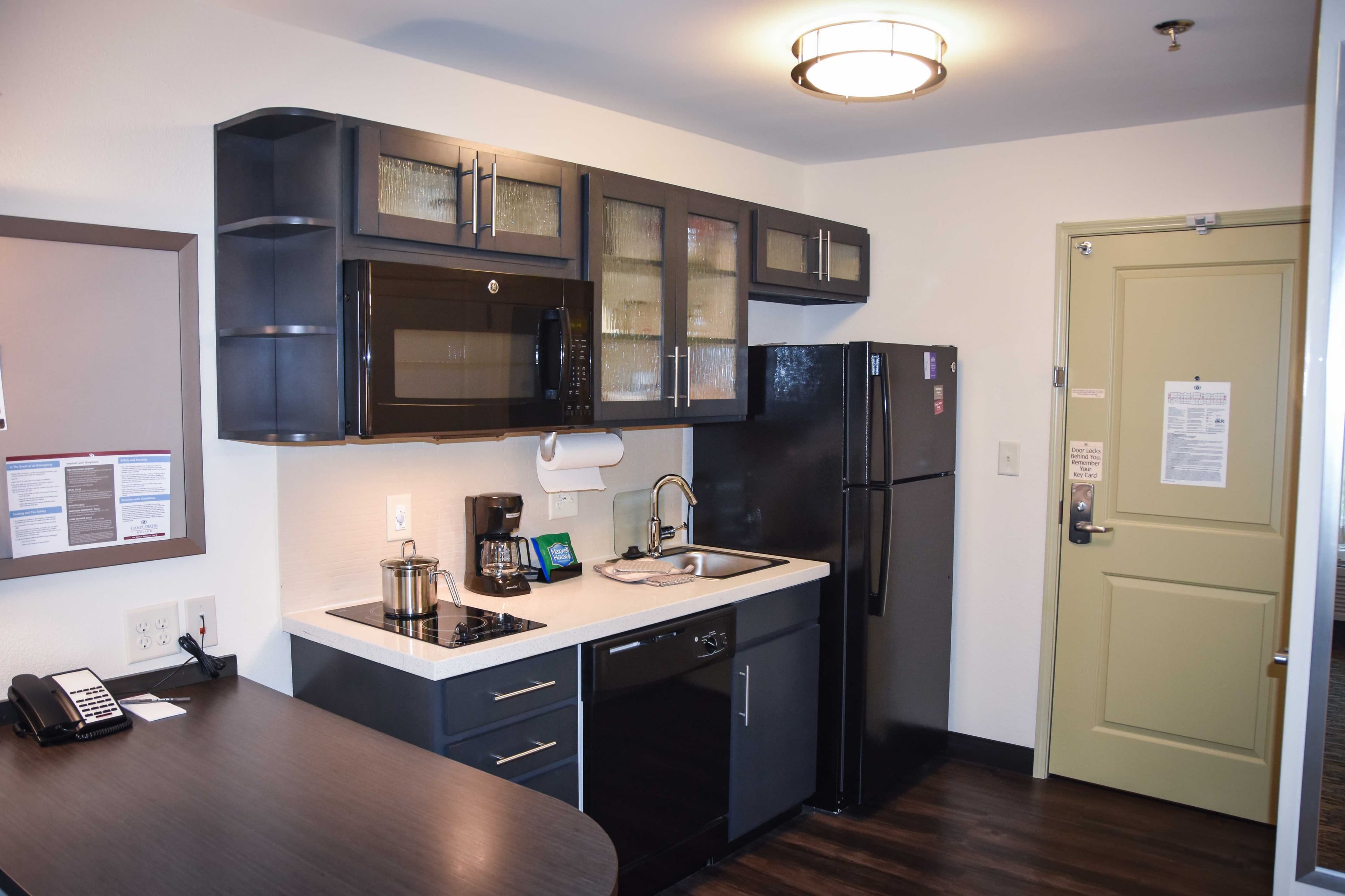 Candlewood Suites Columbus-Northeast — 9