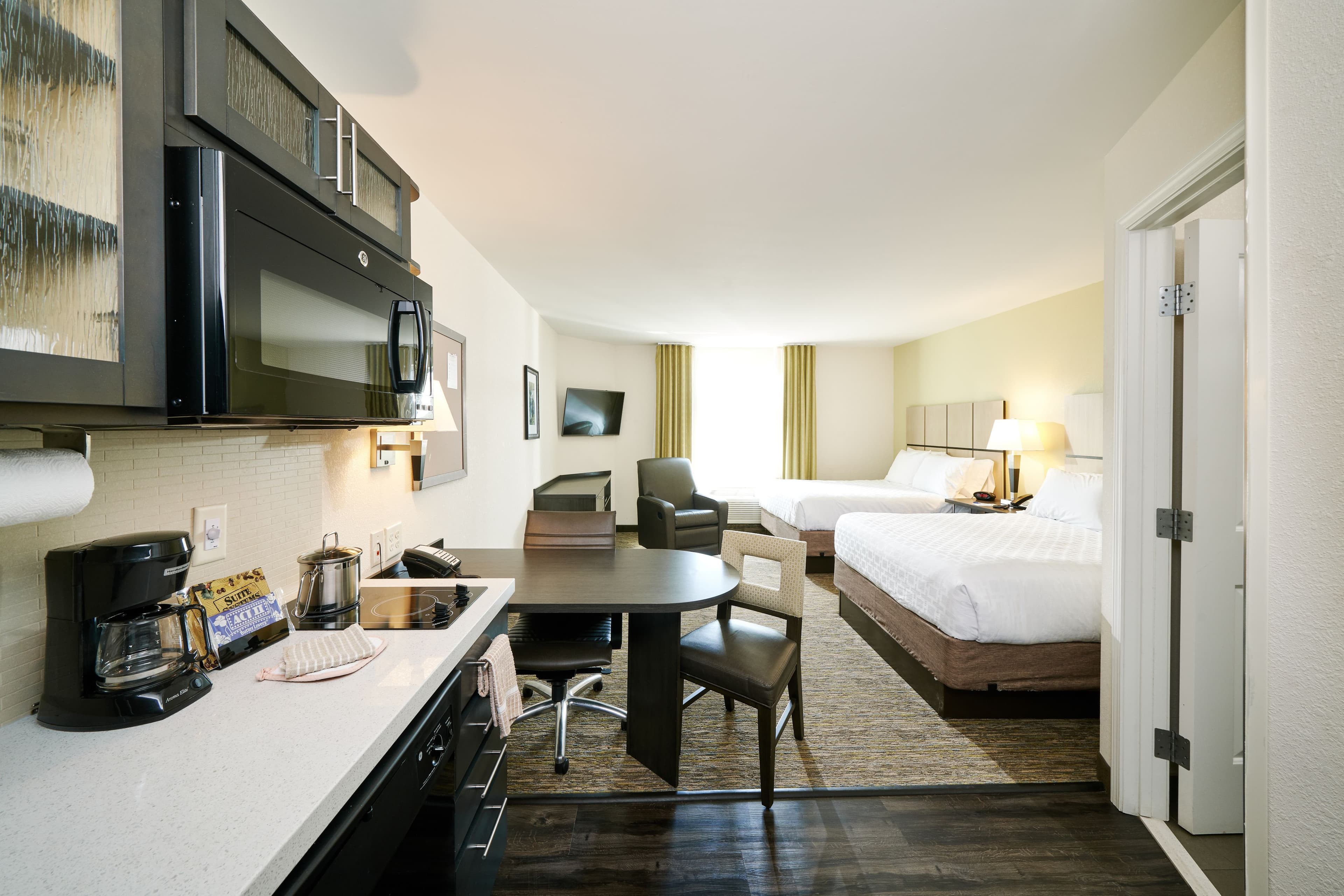 Candlewood Suites Columbus-Northeast — 10