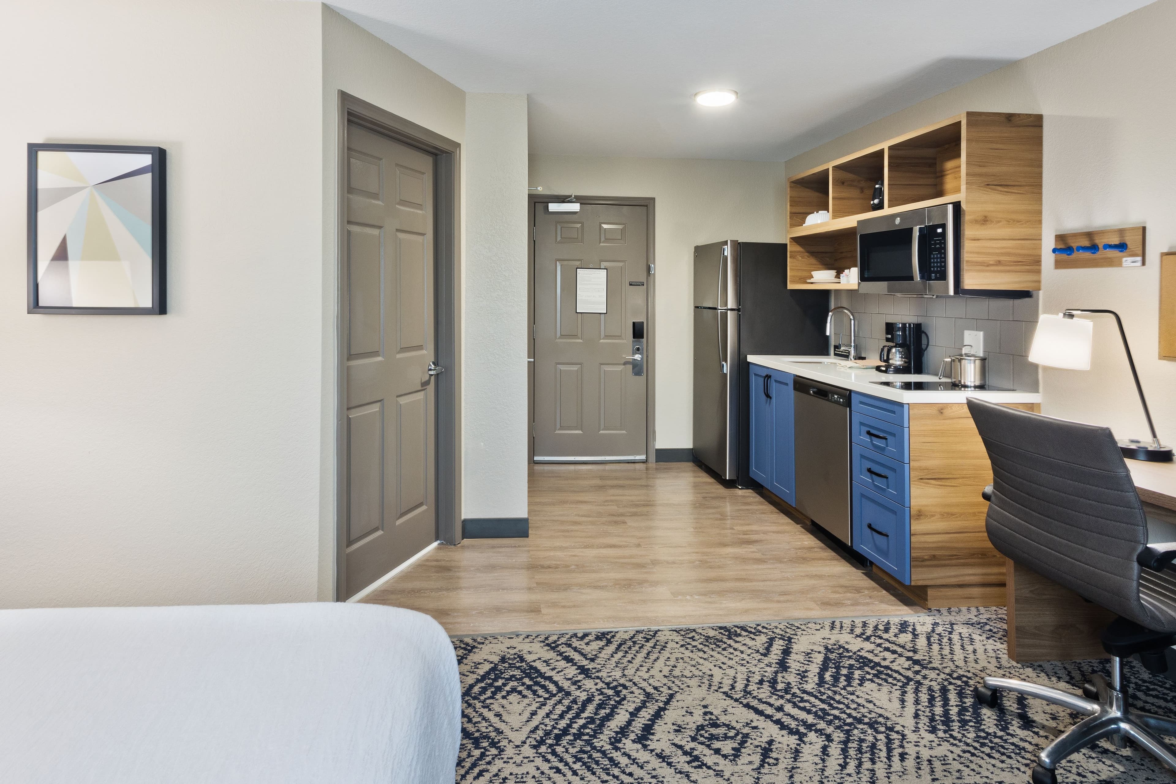 Candlewood Suites Columbus - Fort Benning - Image 2