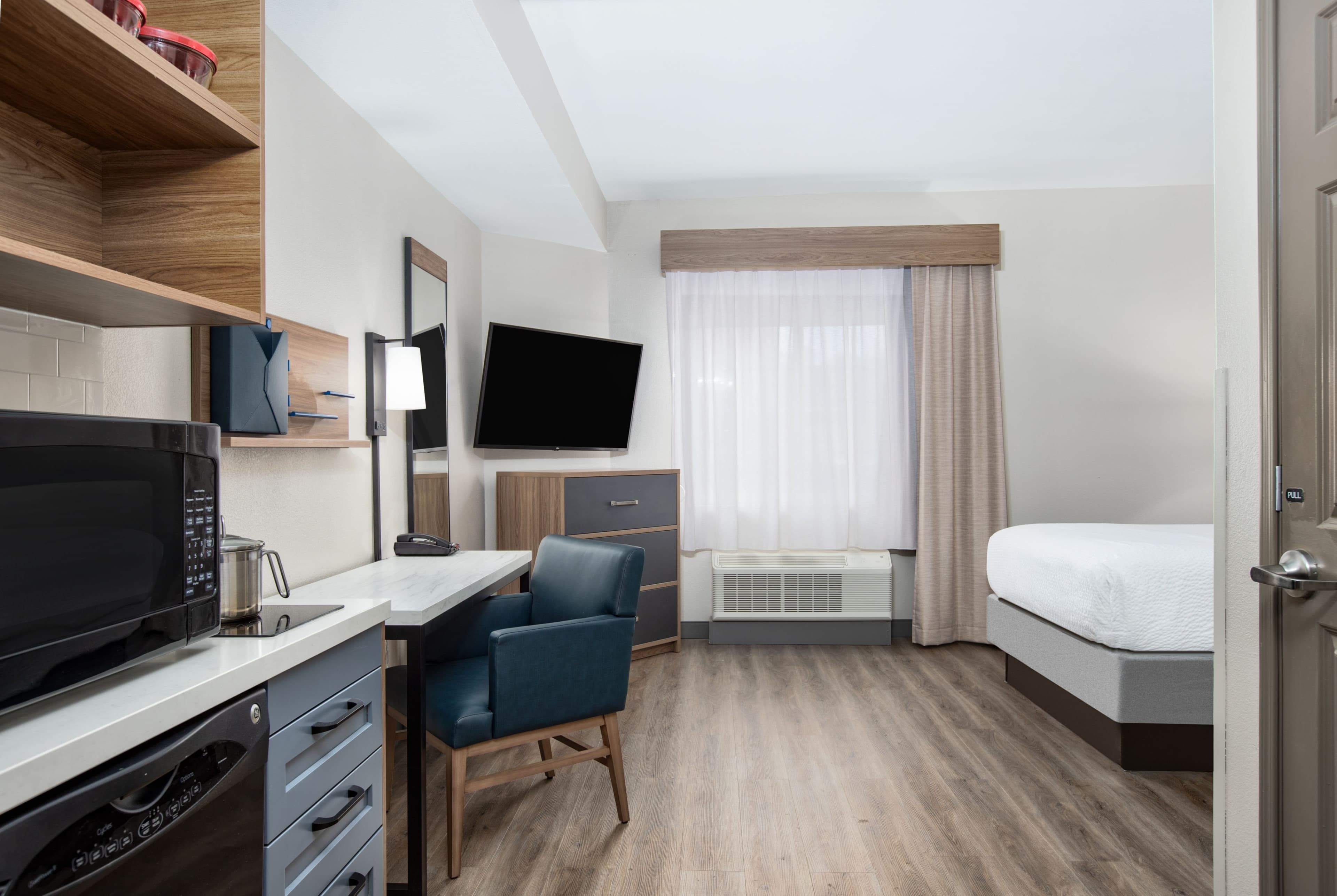 Candlewood Suites Conway — 8