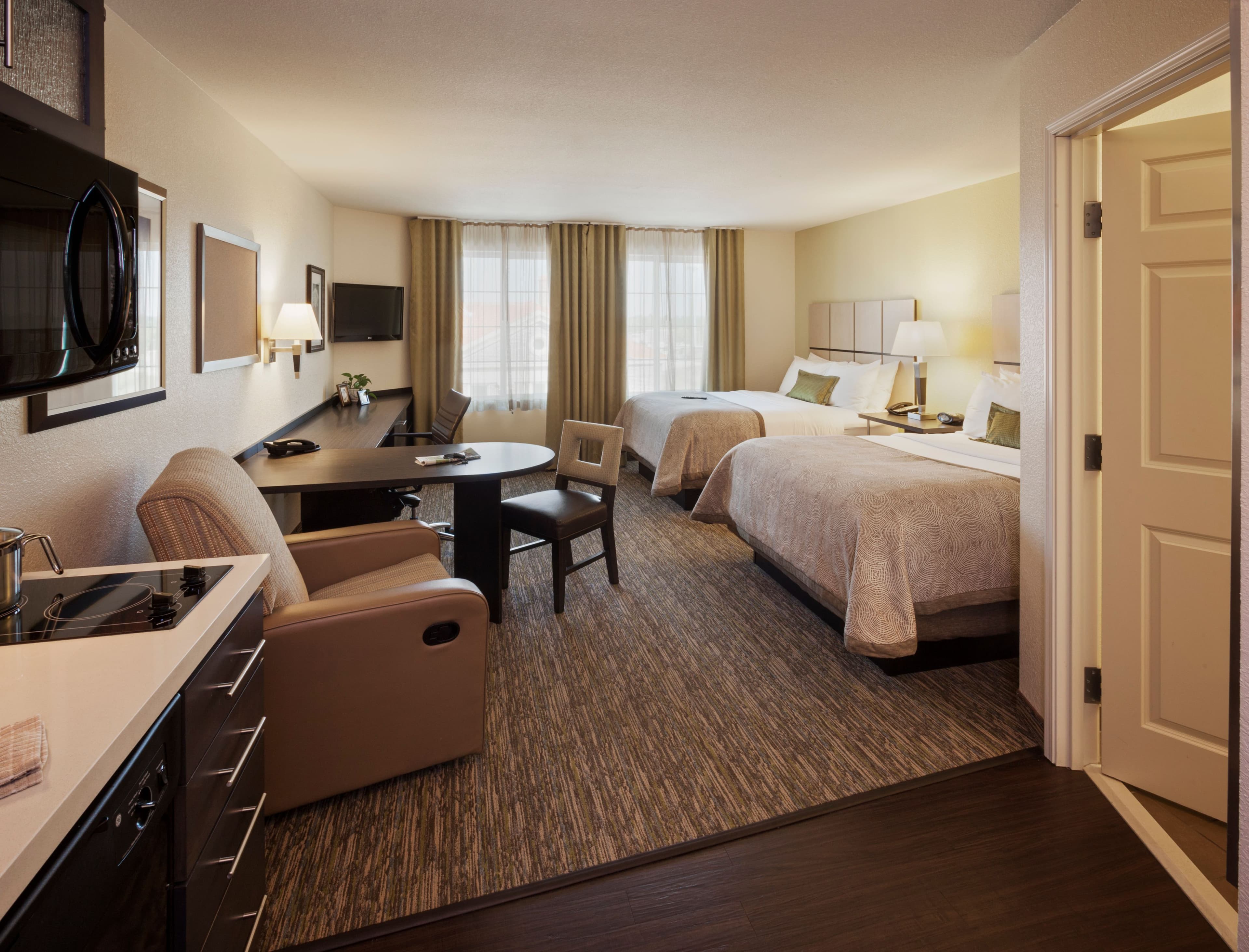 Candlewood Suites Cotulla - Image 2