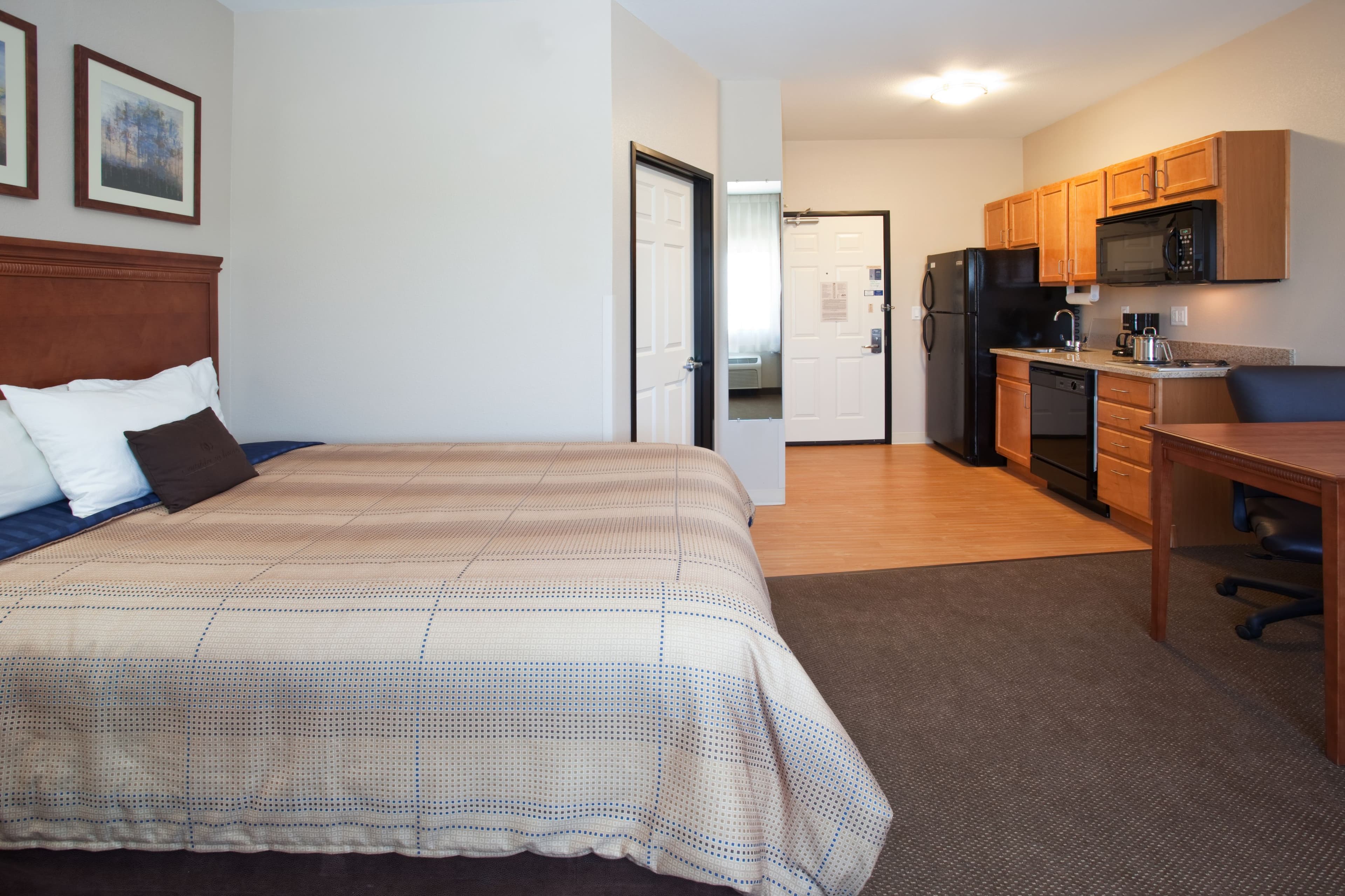 Candlewood Suites Craig-Northwest - Image 4