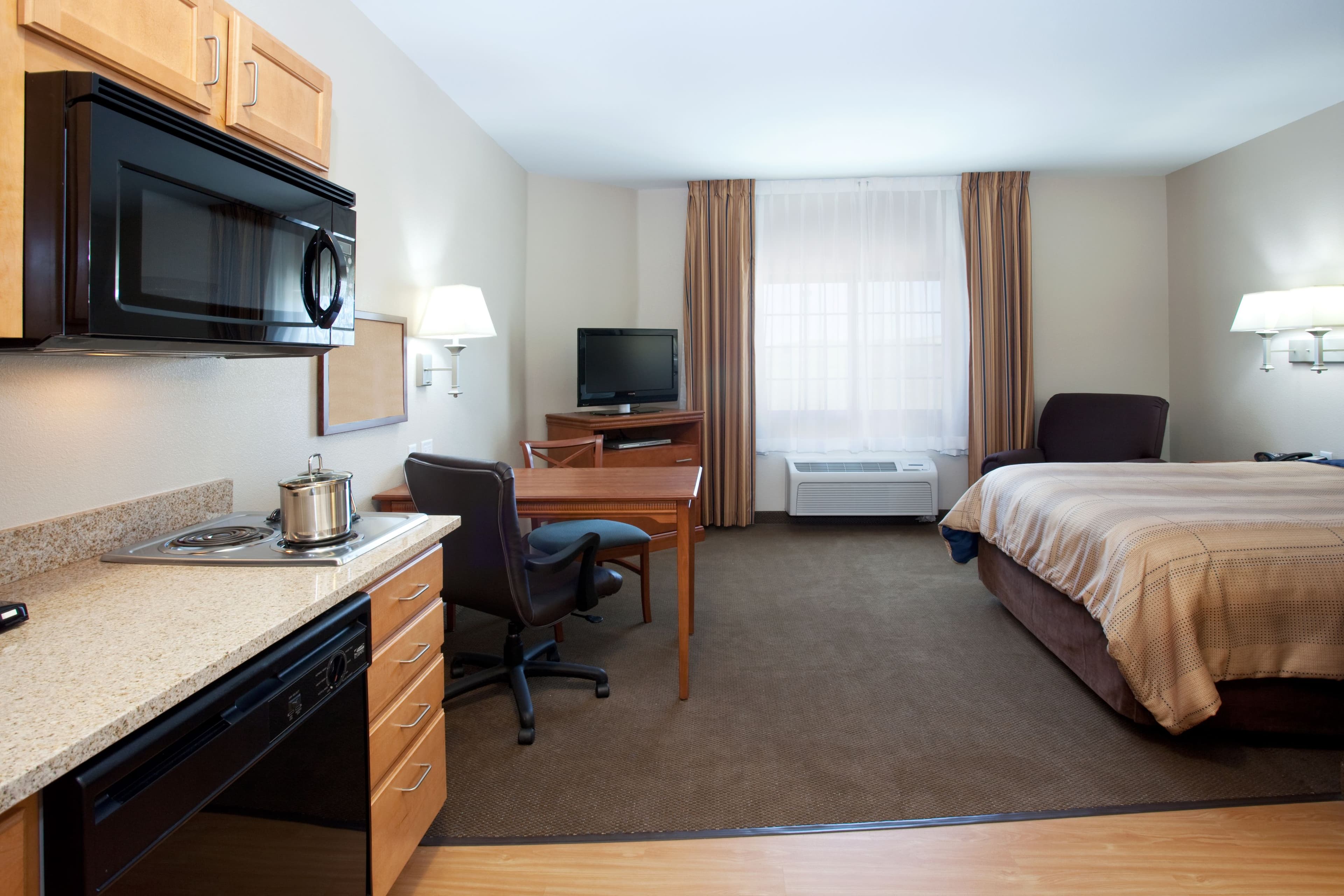 Candlewood Suites Craig-Northwest - Image 5
