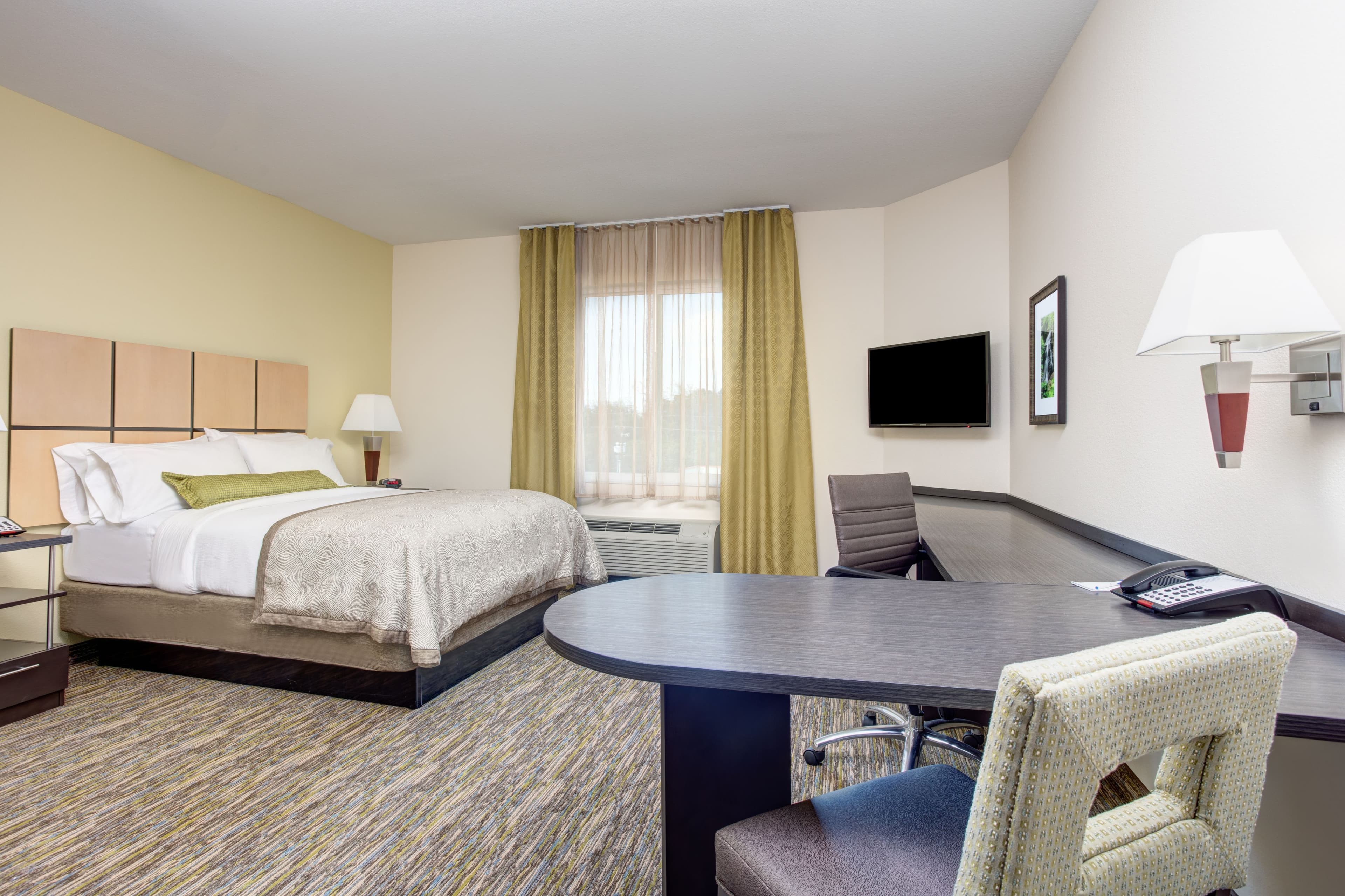 1 Queen Studio Suite - Image 1