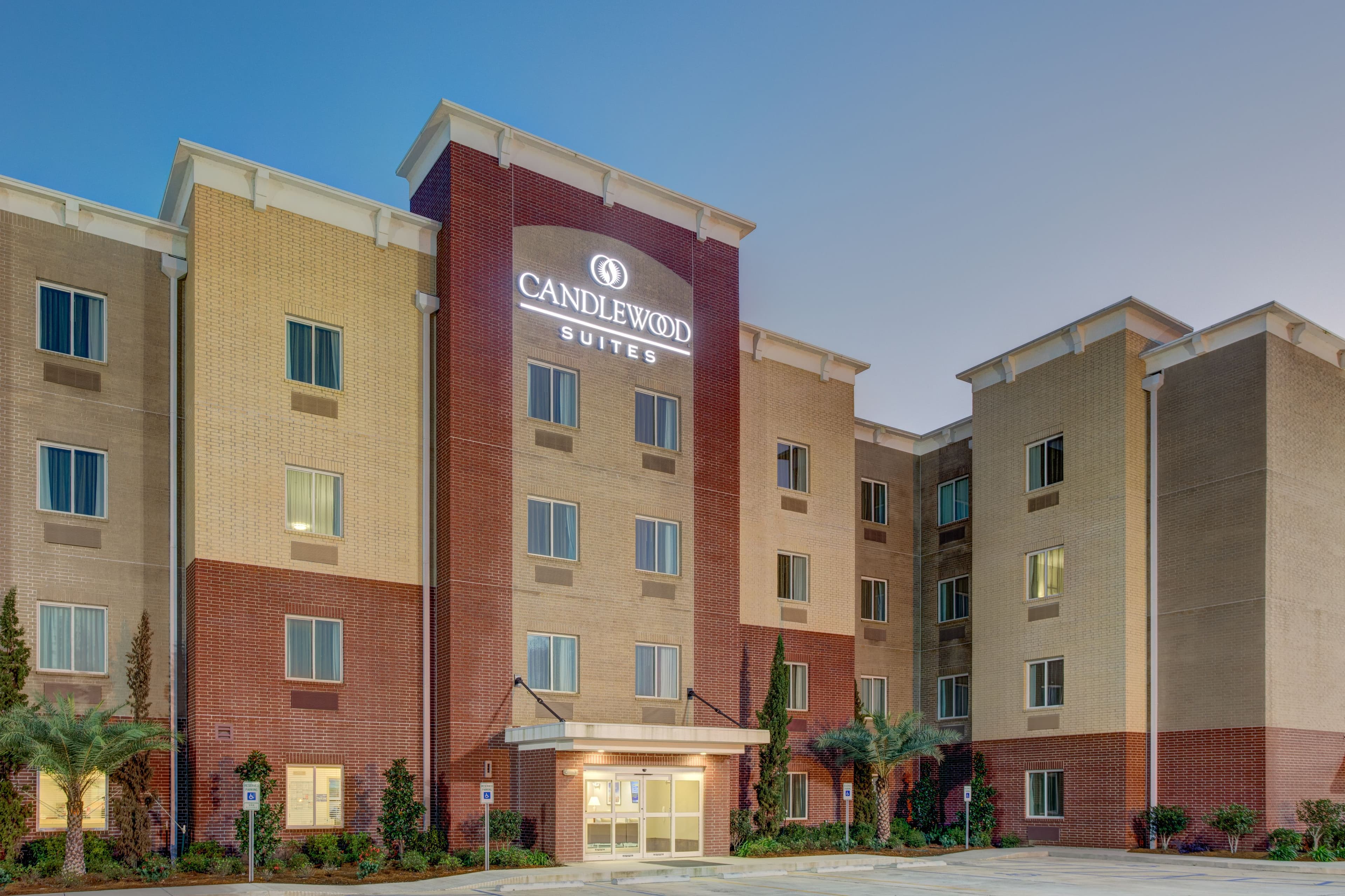 Candlewood Suites Cut Off - Galliano - Image 1
