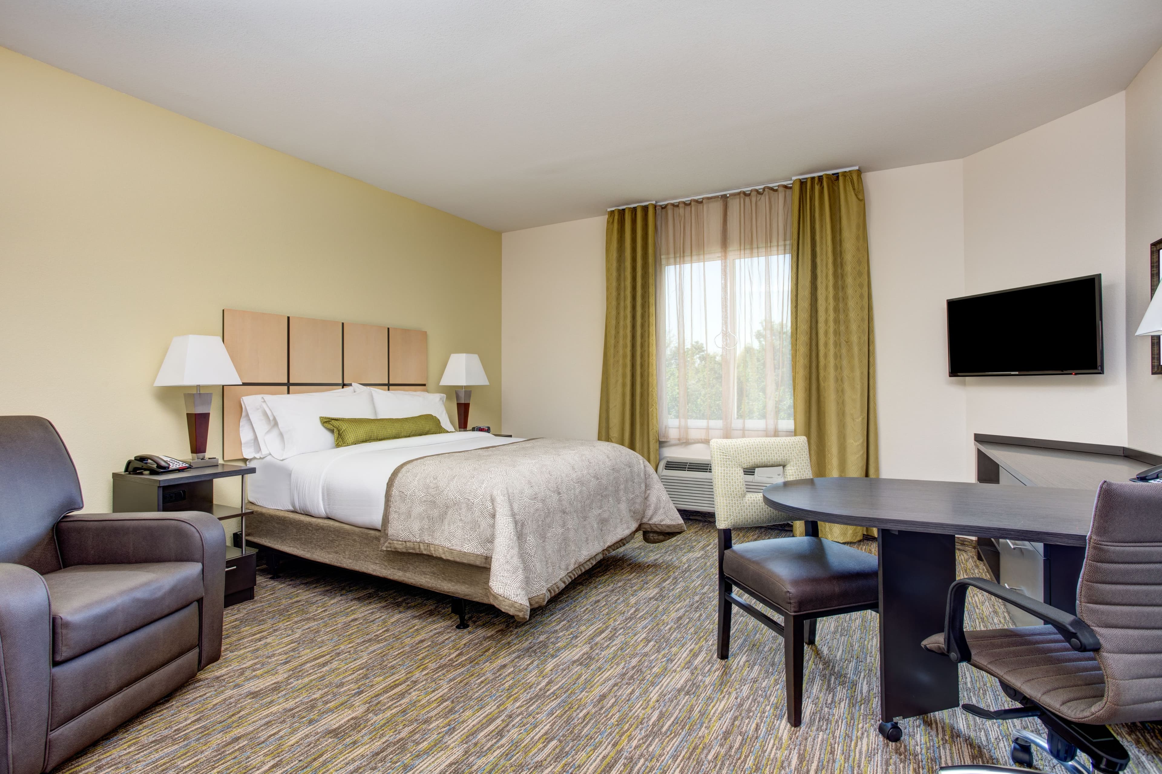 Candlewood Suites Cut Off - Galliano - Image 4