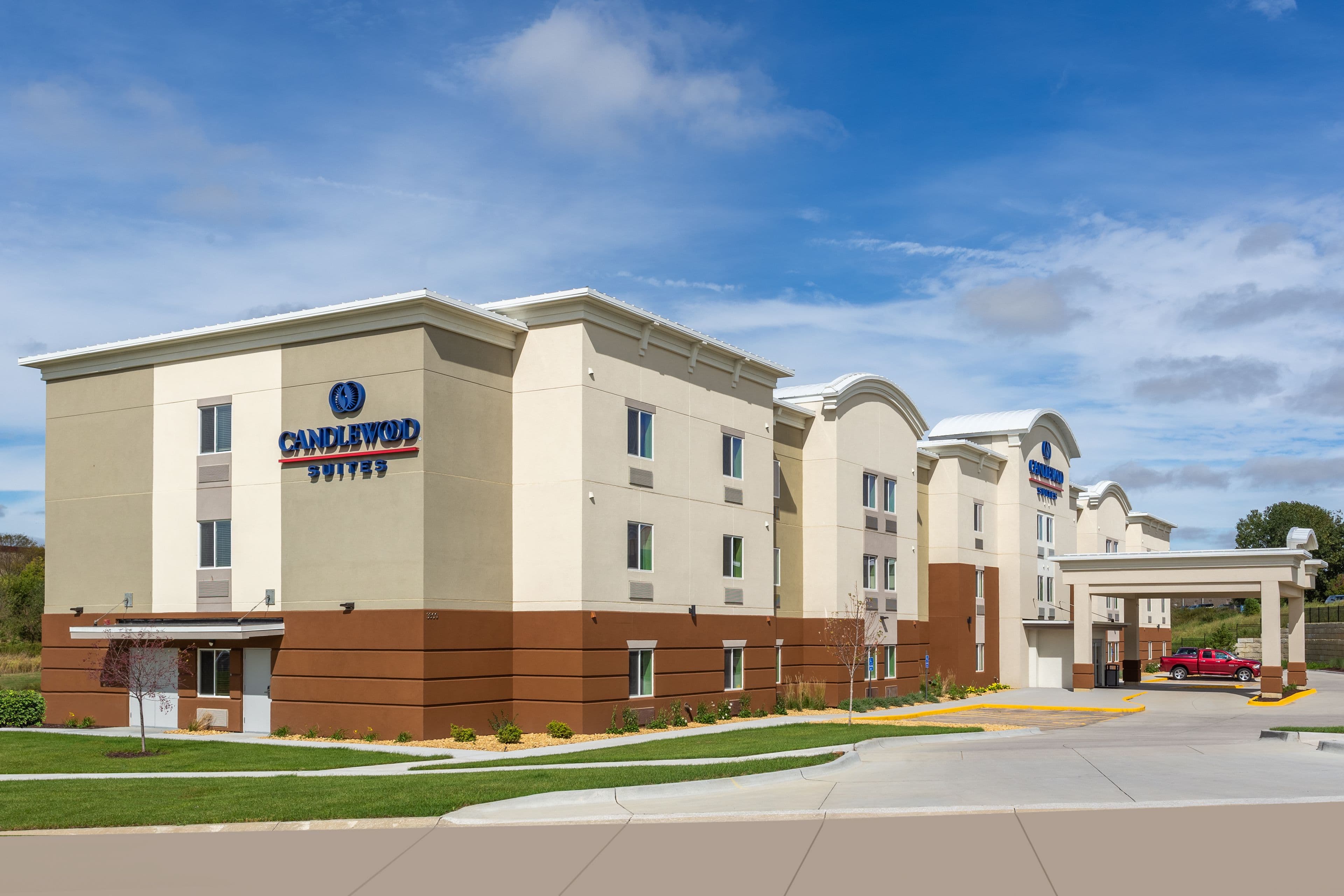 Candlewood Suites Davenport - Image 1